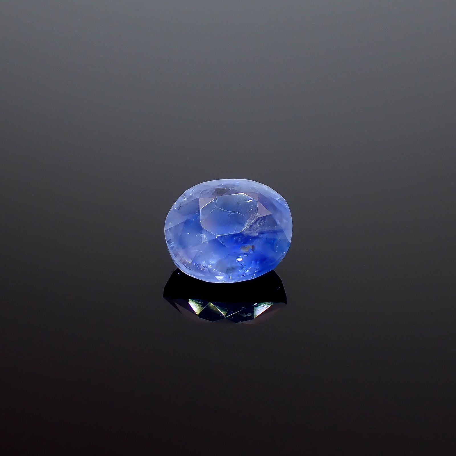 カシミールサファイア 非加熱(宝石名サファイア)インド・カシミール地方産 GIA鑑付 2.11ct / 7.5x6.65mm前後 [260933201]
