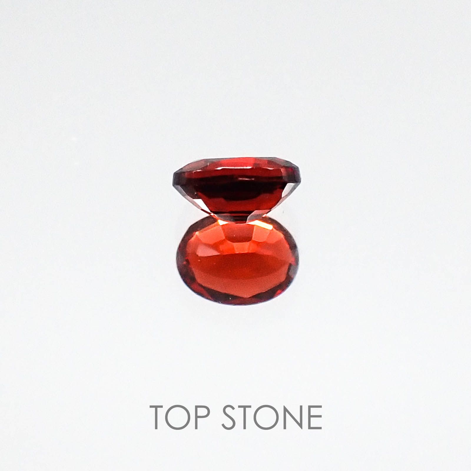 レッドスピネル タンザニア産 ルース 0.2ct[20073934]3.9×3mm前後