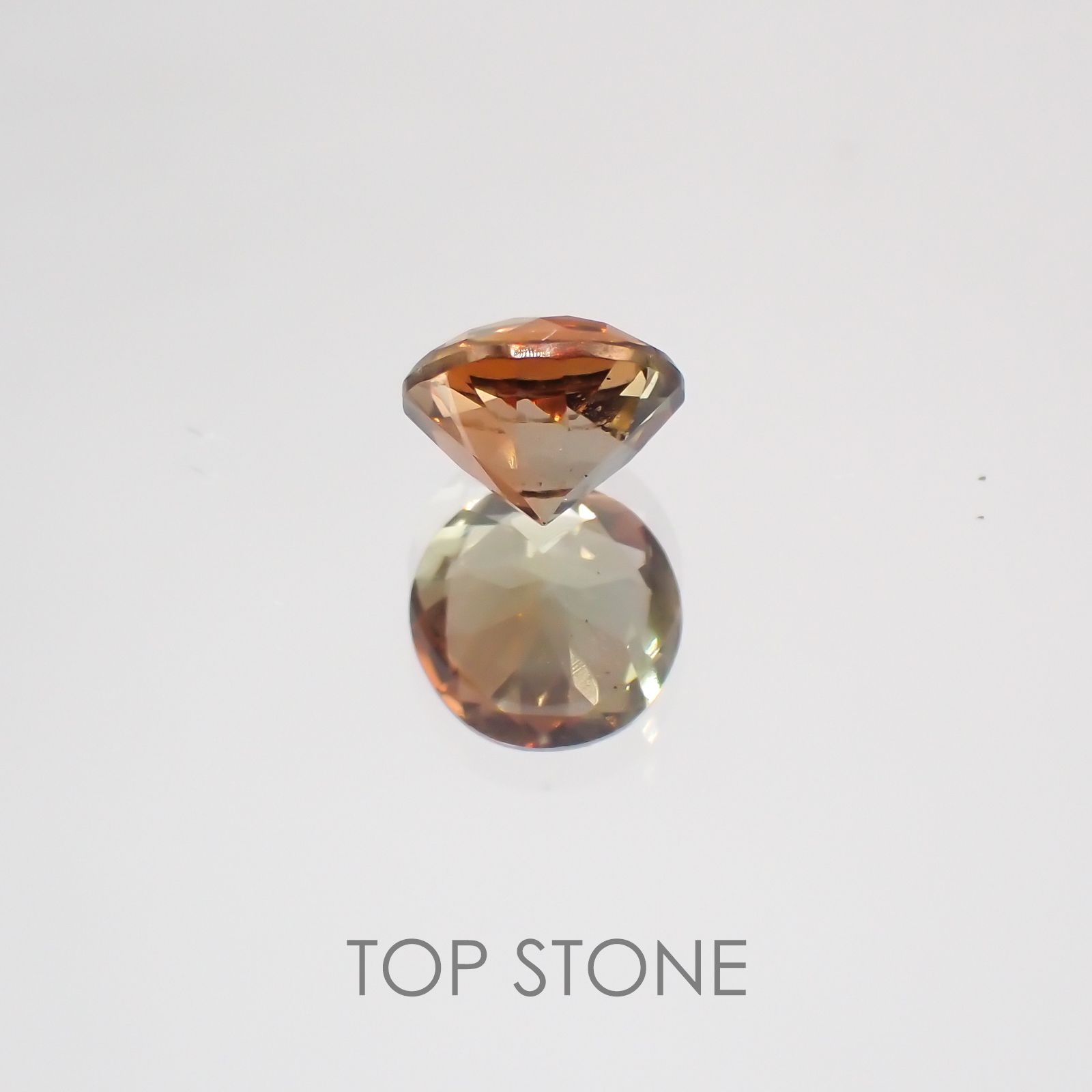 バイカラーアンダリュサイト スリランカ産 ルース 0.58ct[21059869]5.1×5.1mm前後