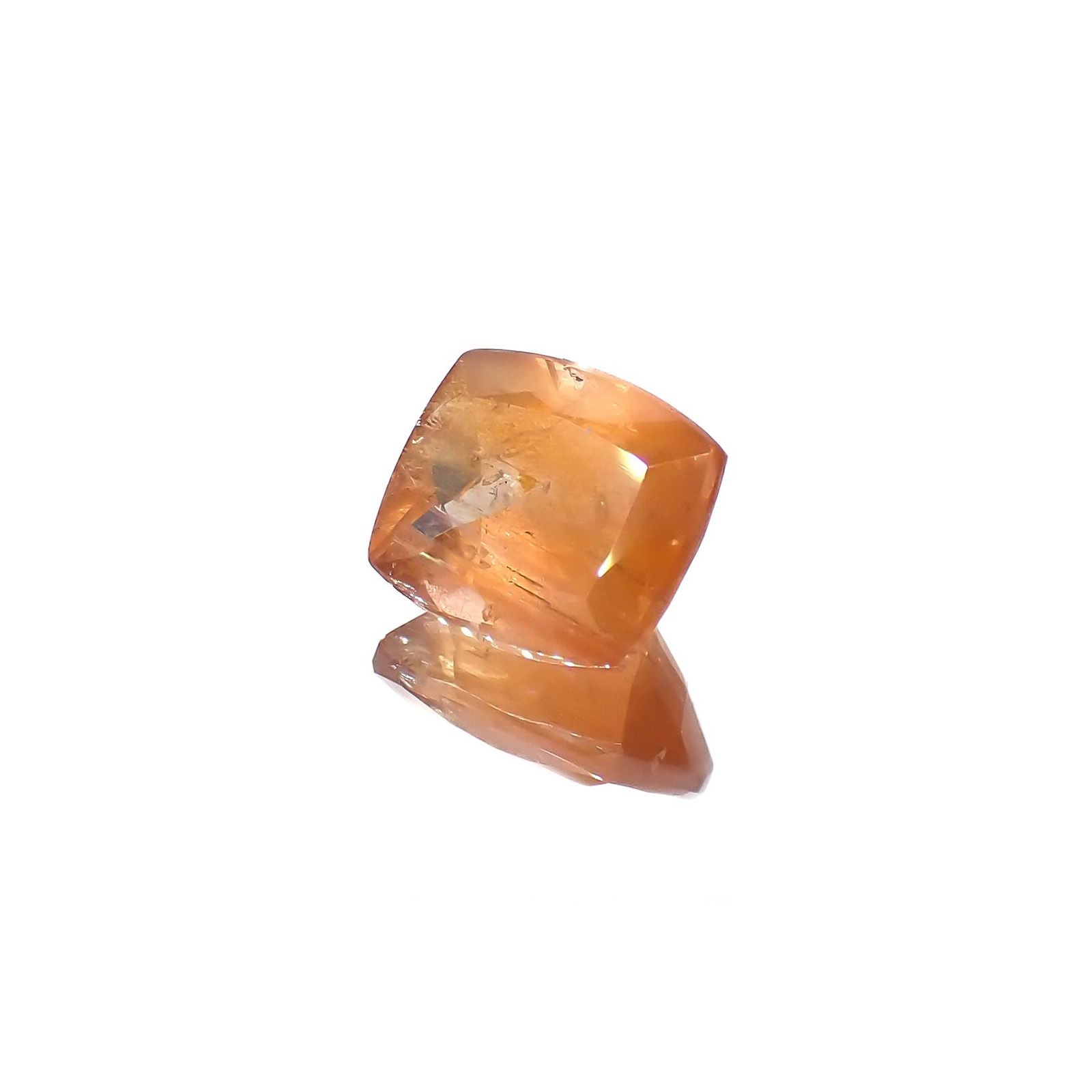 サンストーンスキャポライト(宝石名シーン・スキャポライト)タンザニア産 識別済 2.60ct / 9.2x8.1mm前後 [221219274]