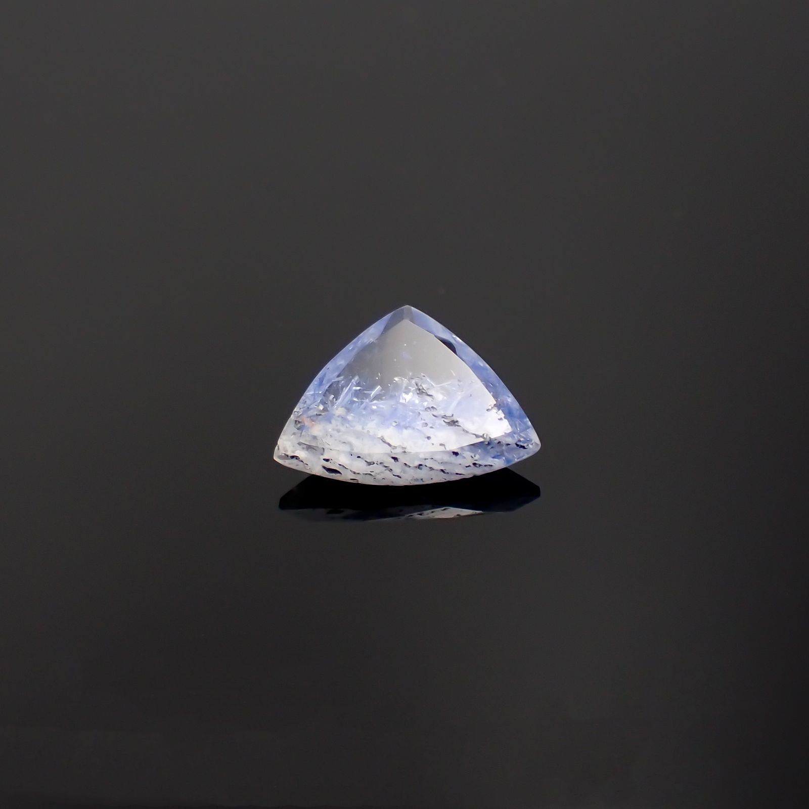 デュモルチェライトインクォーツ ブラジル産 1.72ct [230320876]8.5x11.9mm前後