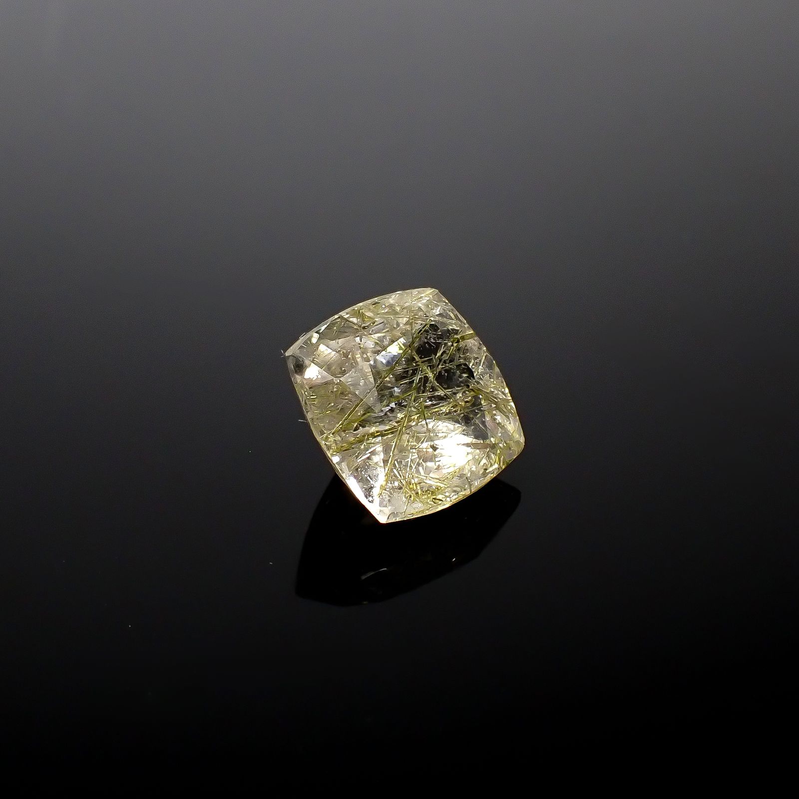 エピドートインクォーツ ブラジル産 5.40ct [240427299]10.7x10.7mm前後