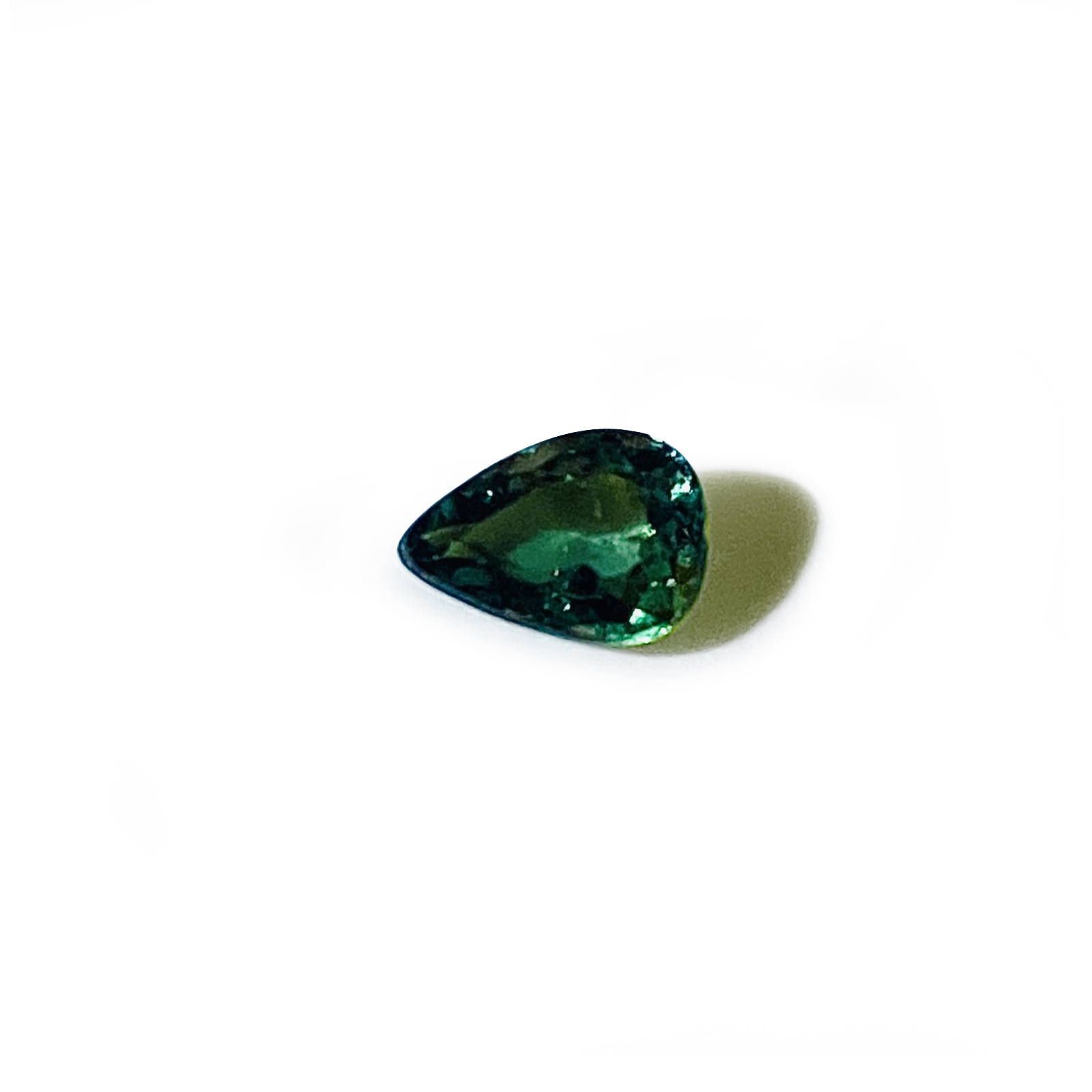 アレキサンドライト ブラジル産 ルース 0.37ct[20052700]5.4×3.7mm前後