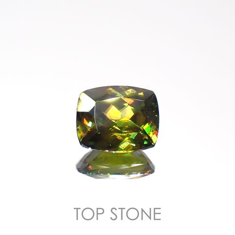 カラーチェンジスフェーン パキスタン産 0.83ct[221119186]6.3x5.2mm前後