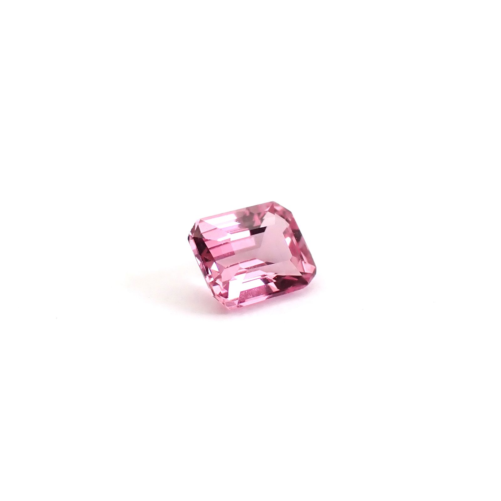 パパラチャサファイア(宝石名サファイア/別名パパラチャ・サファイア)スリランカ産 DGL鑑付 0.278ct / 4x3.21mm前後 [260632264]
