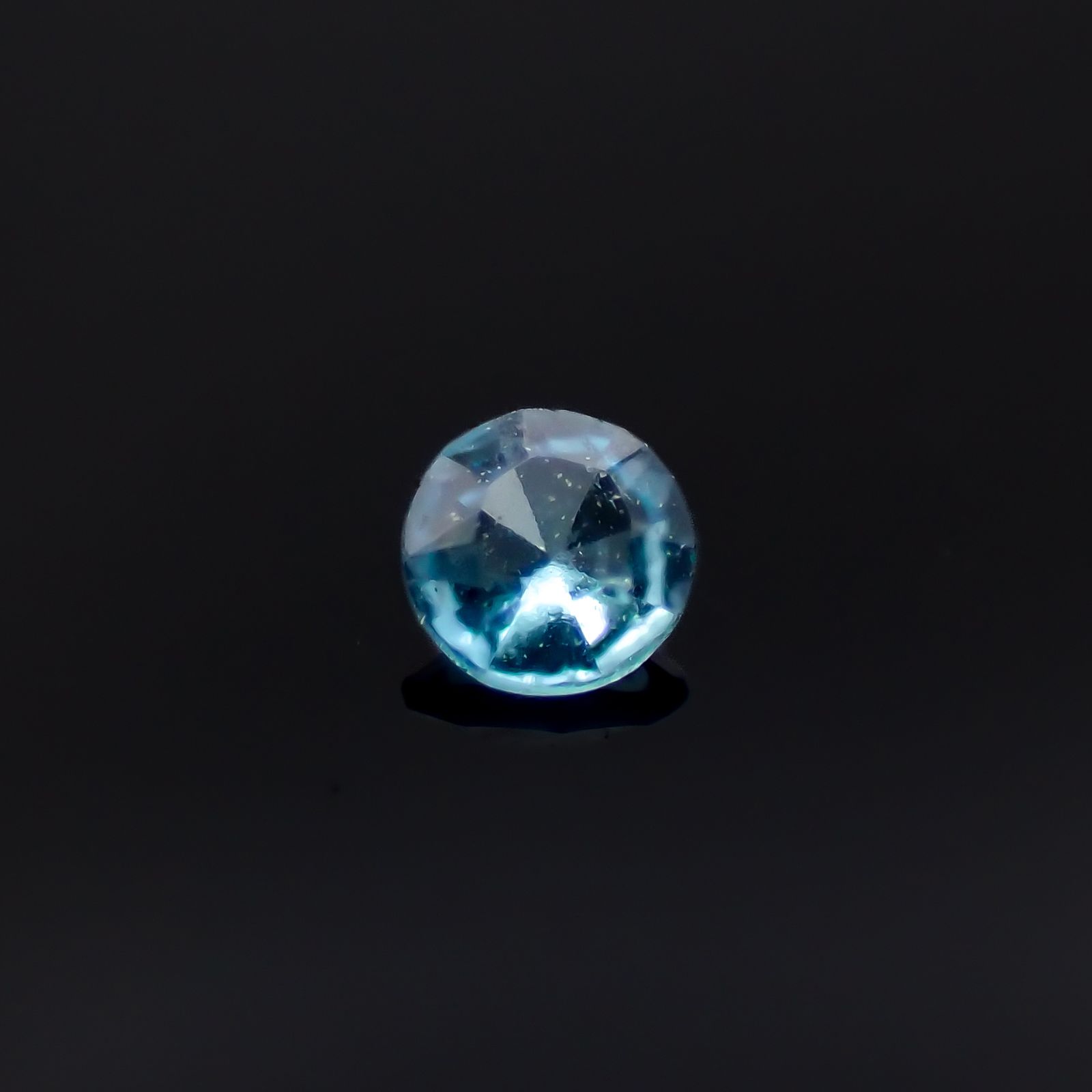 パライバトルマリン(宝石名トルマリン/別名パライバ・トルマリン)ブラジル・パライバ州バターリャ鉱山産 0.028ct 識別済[240125581]2.1x2mm前後