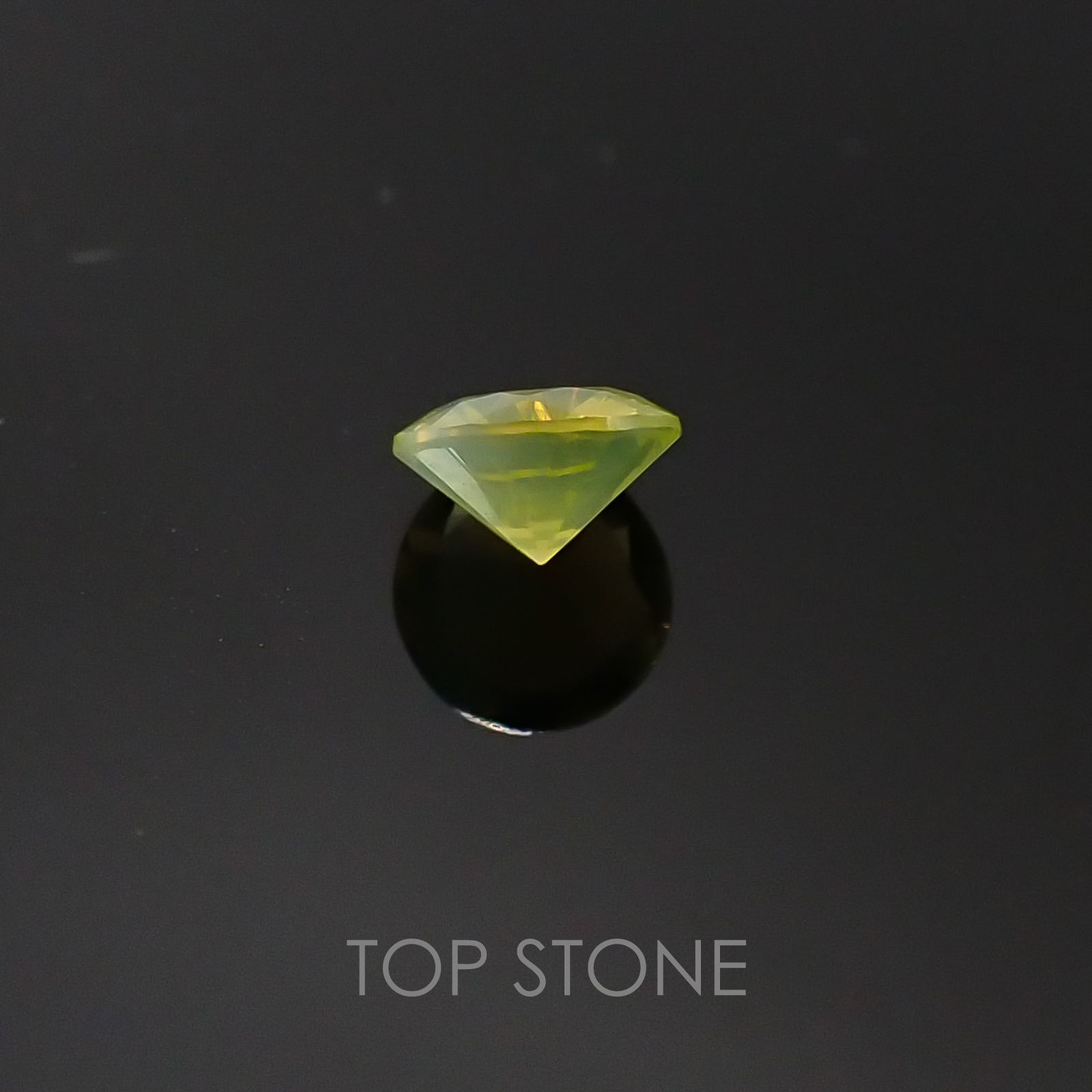 クリソベリルキャッツアイ スリランカ産 ルース 0.24ct[20085215]3.9×3.8mm前後