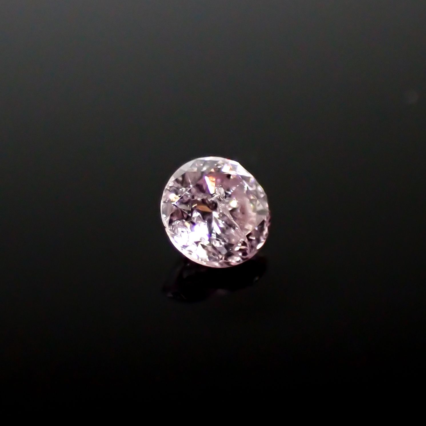 ピンクダイヤモンド(宝石名ダイアモンド I-1/FANCY LIGHT PINK) 0.130ct ソ付(CGL)[240928976]3.09x3.12mm前後