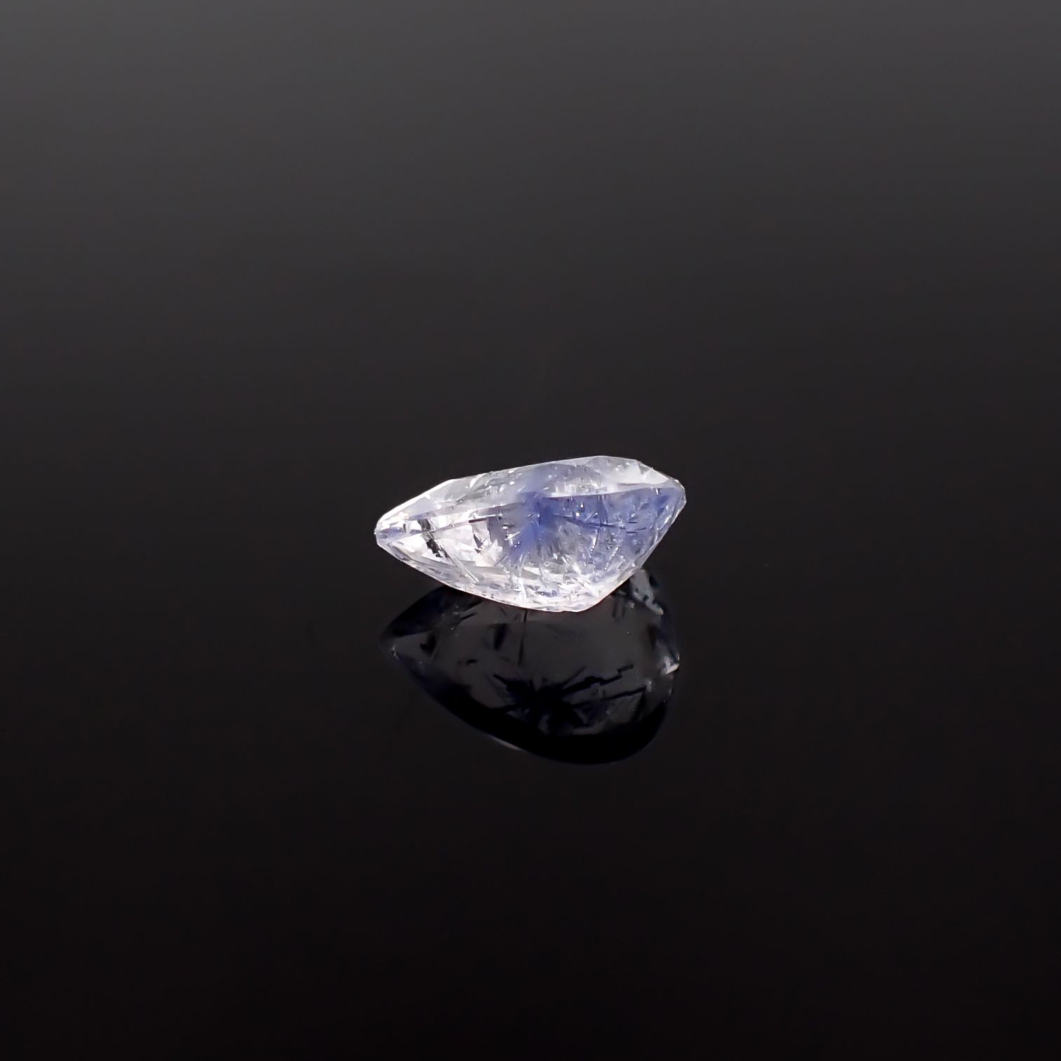 デュモルチェライトインクォーツ ブラジル産 0.76ct / 7.4x5.8mm前後 [260331856]