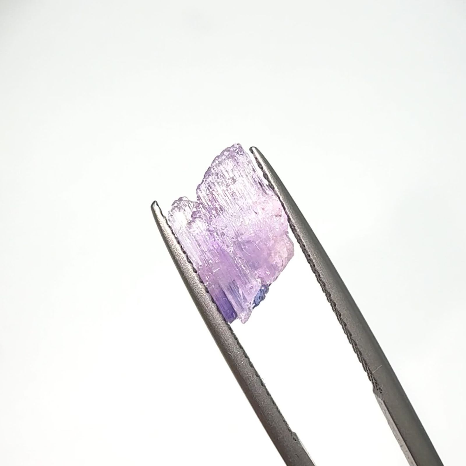バイカラータンザナイト 原石 タンザニア産 2.88ct / 9.7x7.7mm前後