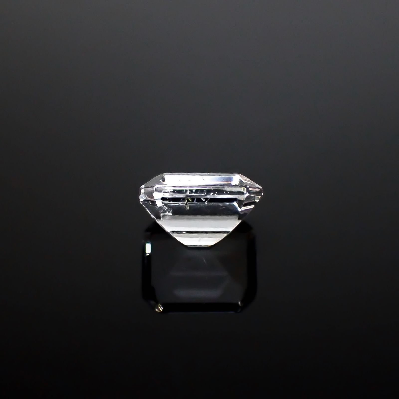 アポフィライト(宝石名アポフィライト)インド・プネー産 2.708ct ソ付(日独)[250530415]9.42x8.04mm前後