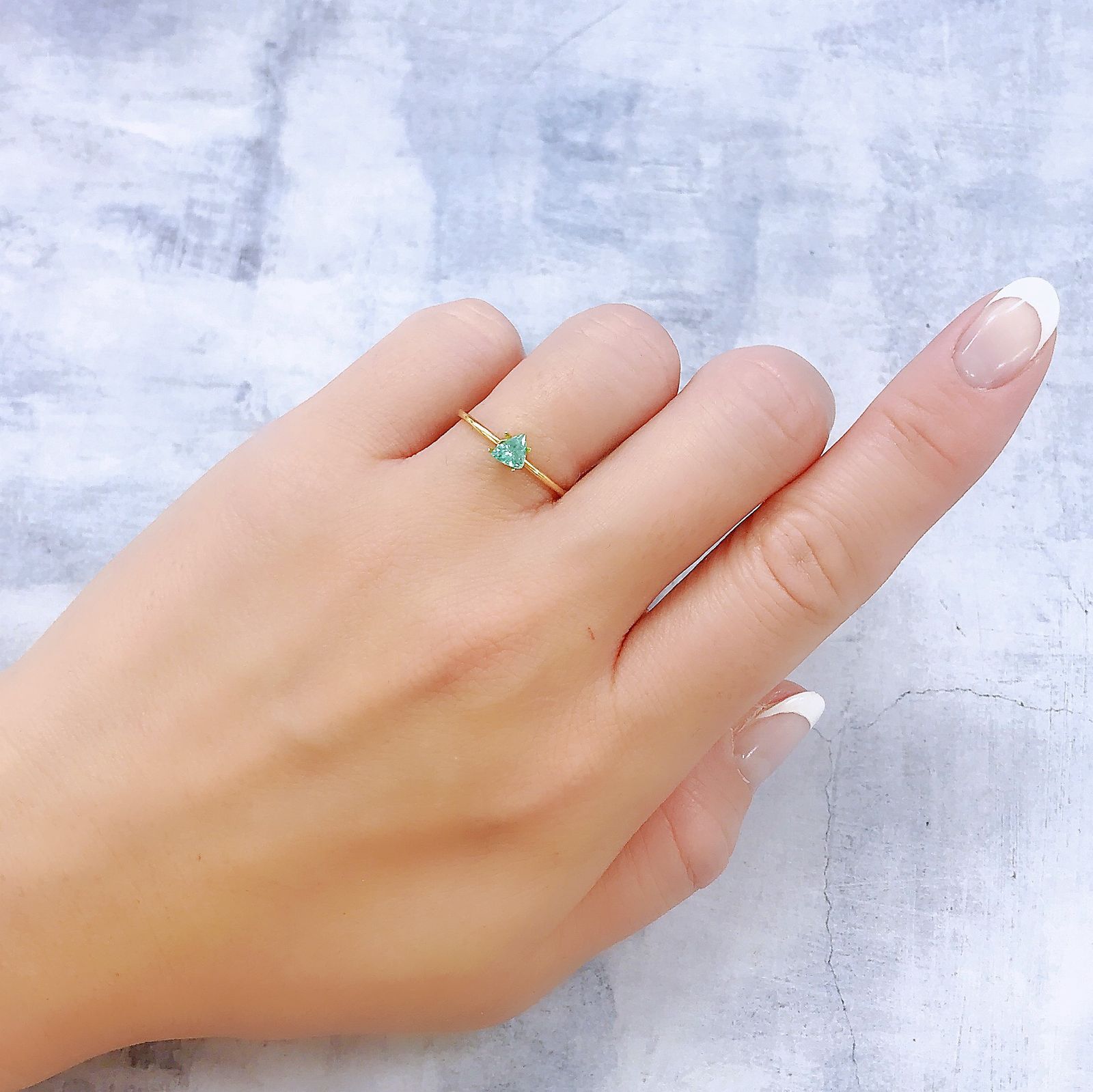 パライバトルマリン(宝石名トルマリン/別名パライバ・トルマリン)ブラジル・パライバ州バターリャ鉱山産 0.28ct 識別済[221018806]3.8x4.9mm前後