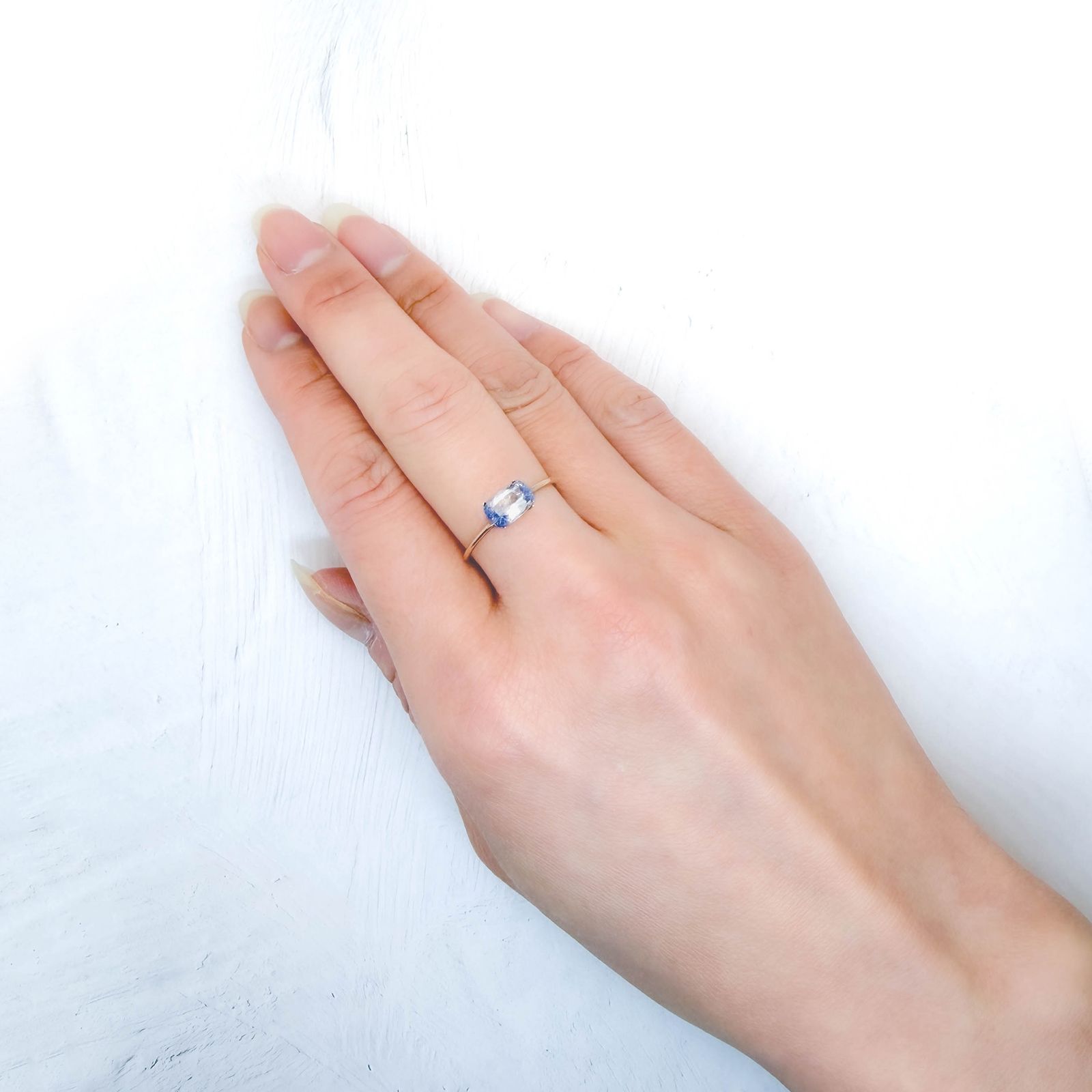 デュモルチェライトインクォーツ ブラジル産 0.81ct / 7.3x4.9mm前後 [260331843]