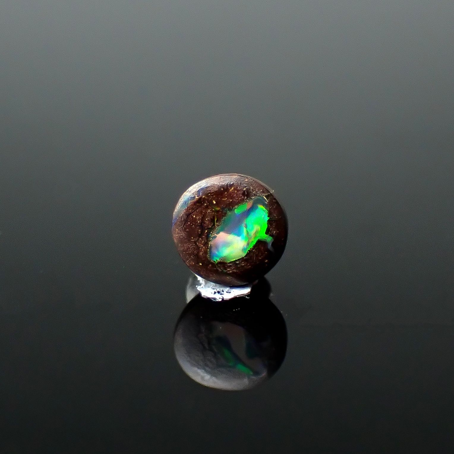 ウッドオパール オーストラリア産 0.16ct / 4x3.9mm前後 [251131299]