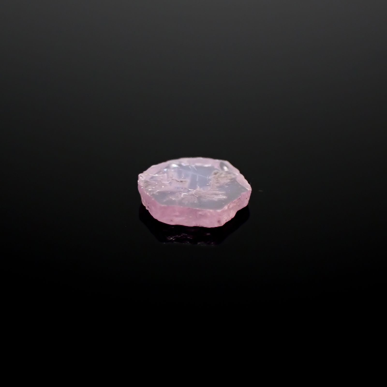 トラピッチェピンクサファイア 原石スライス パキスタン・カシミール地方産 0.38ct[240627851]5.6x5.1mm前後