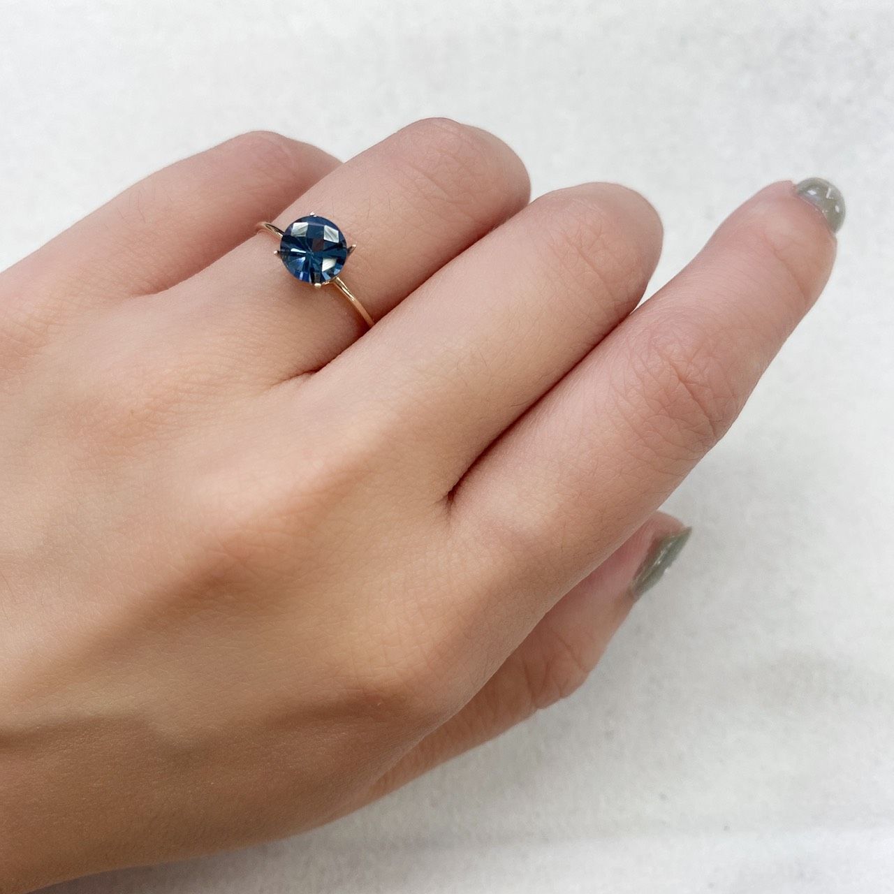 ◇チェッカーカット◇ロンドンブルートパーズ(宝石名ブルー・トパーズ) ブラジル産 1.18ct 識別済[210913043]6.5×6.5mm前後