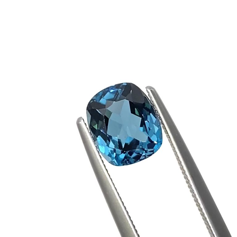 ロンドンブルートパーズ ブラジル産 2.35ct [241029254]8x6.9mm前後  