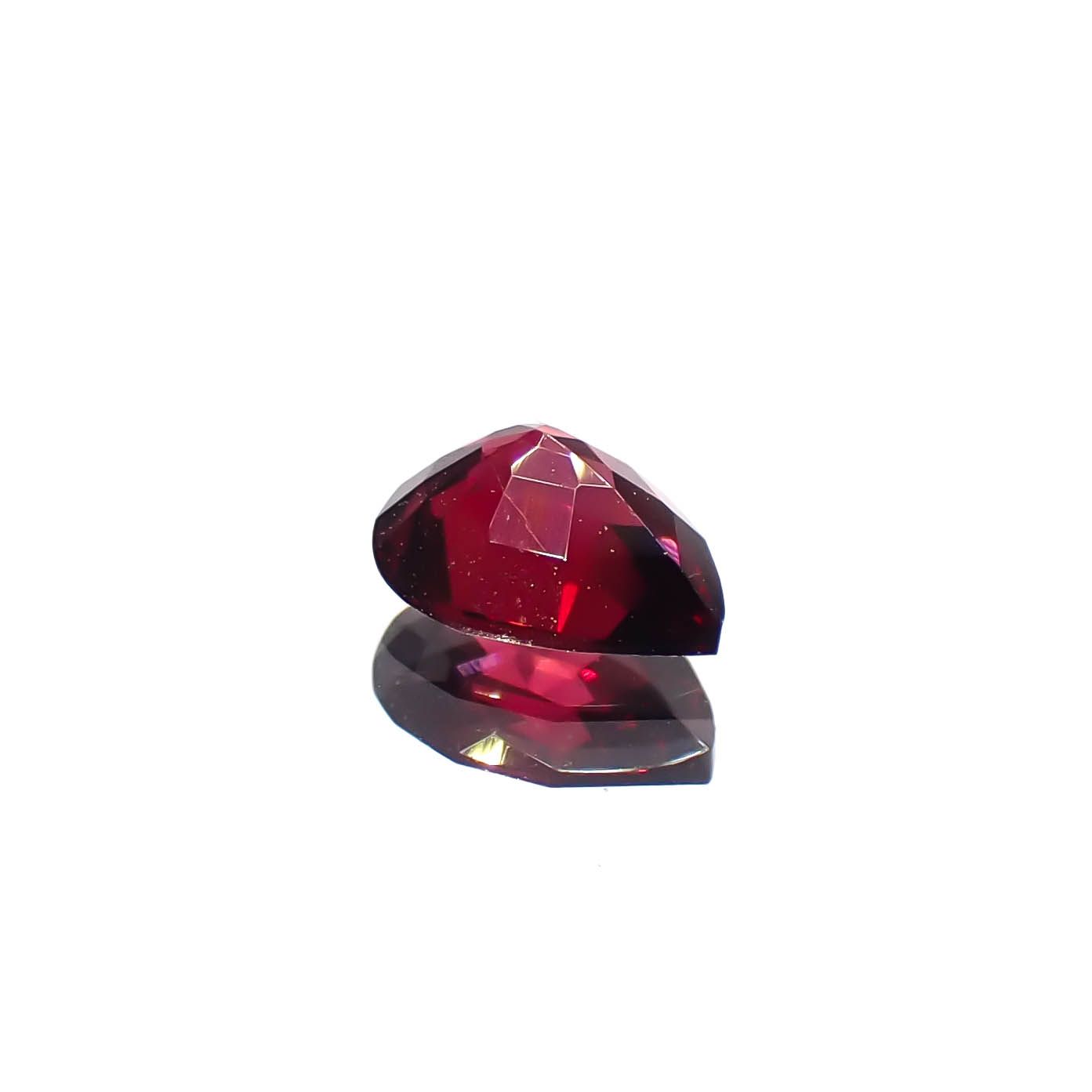 レッドスピネル(宝石名レッド・スピネル)タンザニア産 0.28ct 識別済[240728579]5x3.8mm前後
