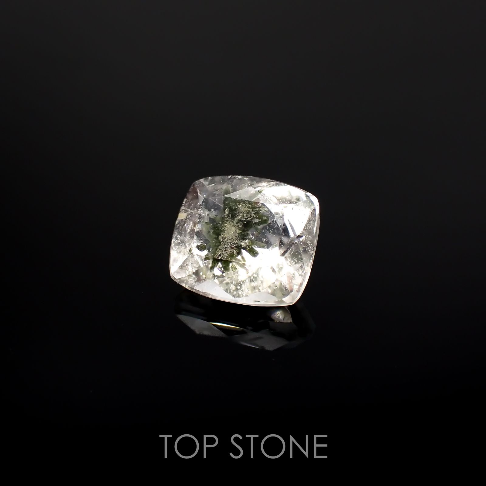 ヘデンベルジャイトインクォーツ インドネシア産 1.28ct[220917832]7.1x6.2mm前後