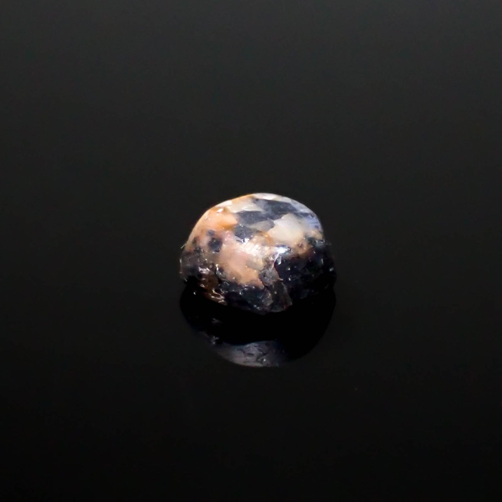 トラピッチェサファイア 原石スライス磨き ビルマ産 0.94ct [250430186]5.8x5.6mm前後