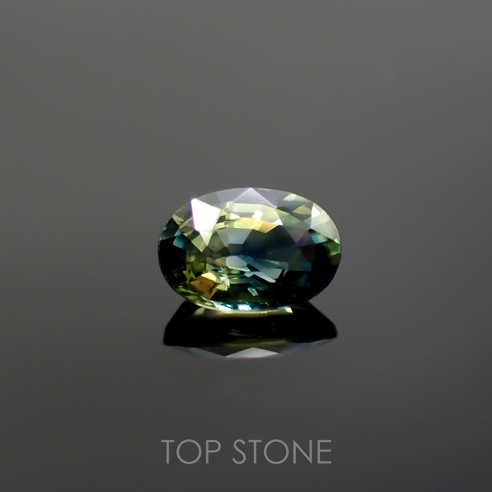 バイカラーサファイア(宝石名バイカラー・サファイア) タンザニア産 0.72ct 識別済[210711563]6.2×4.2mm前後