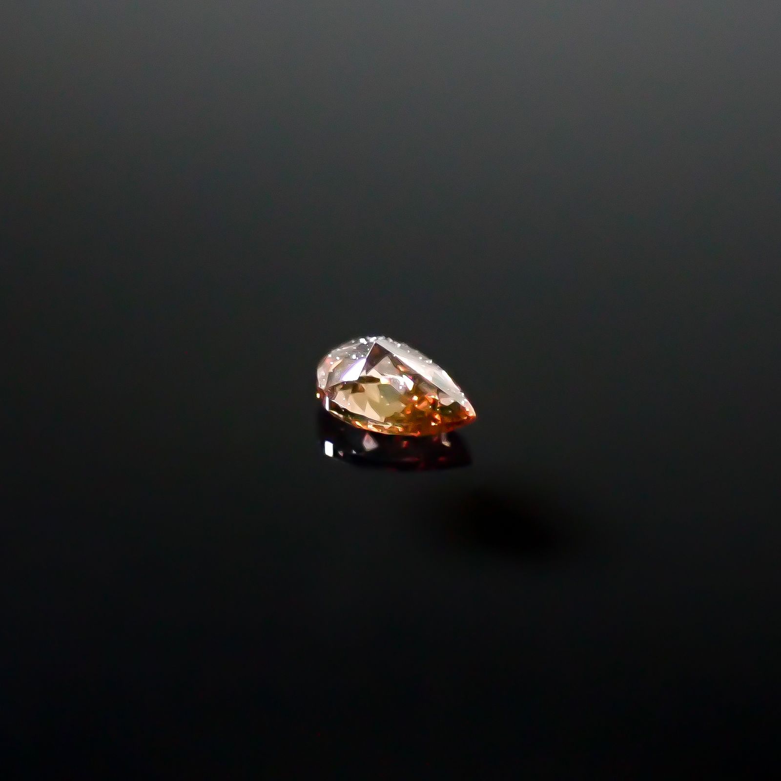 ピンクダイヤモンド(宝石名ダイアモンド VS-1/FANCY DEEP BROWNISH PINK) 0.043ct ソ付(AGT)[250129707]2.67x1.81mm前後