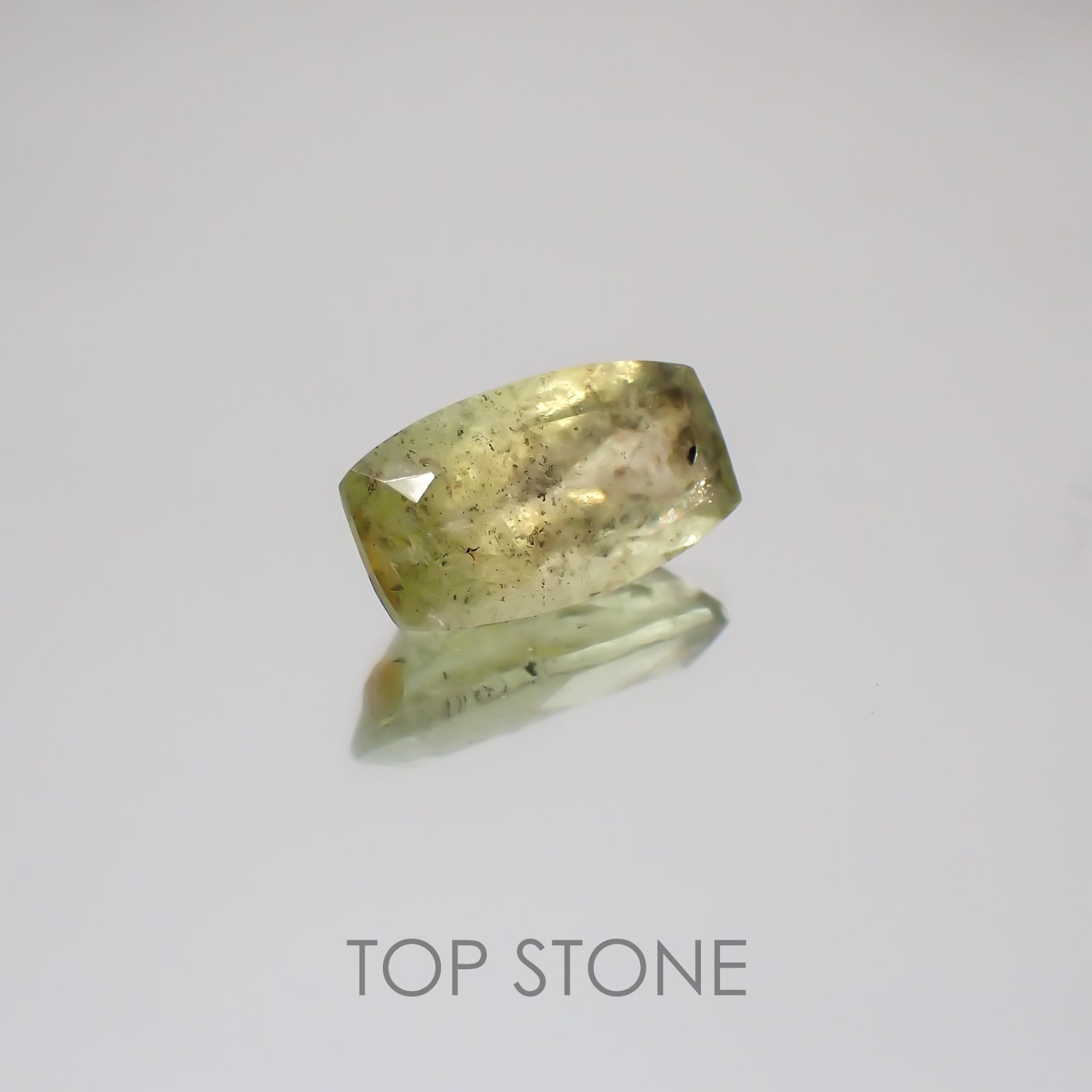 イエローベリル(宝石名イエロー・ベリル) ブラジル産 2.93ct 識別済[19111559]12×6.7mm前後