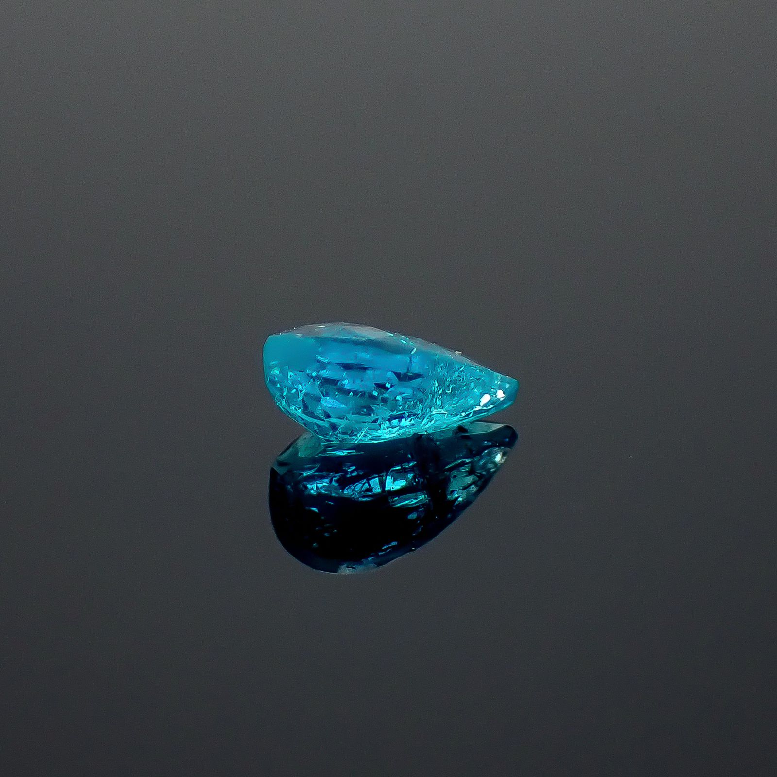 パライバトルマリン(宝石名トルマリン/別名パライバ・トルマリン)エチオピア産 GIA鑑付 0.29ct / 5.5x3.48mm前後 [260933193]