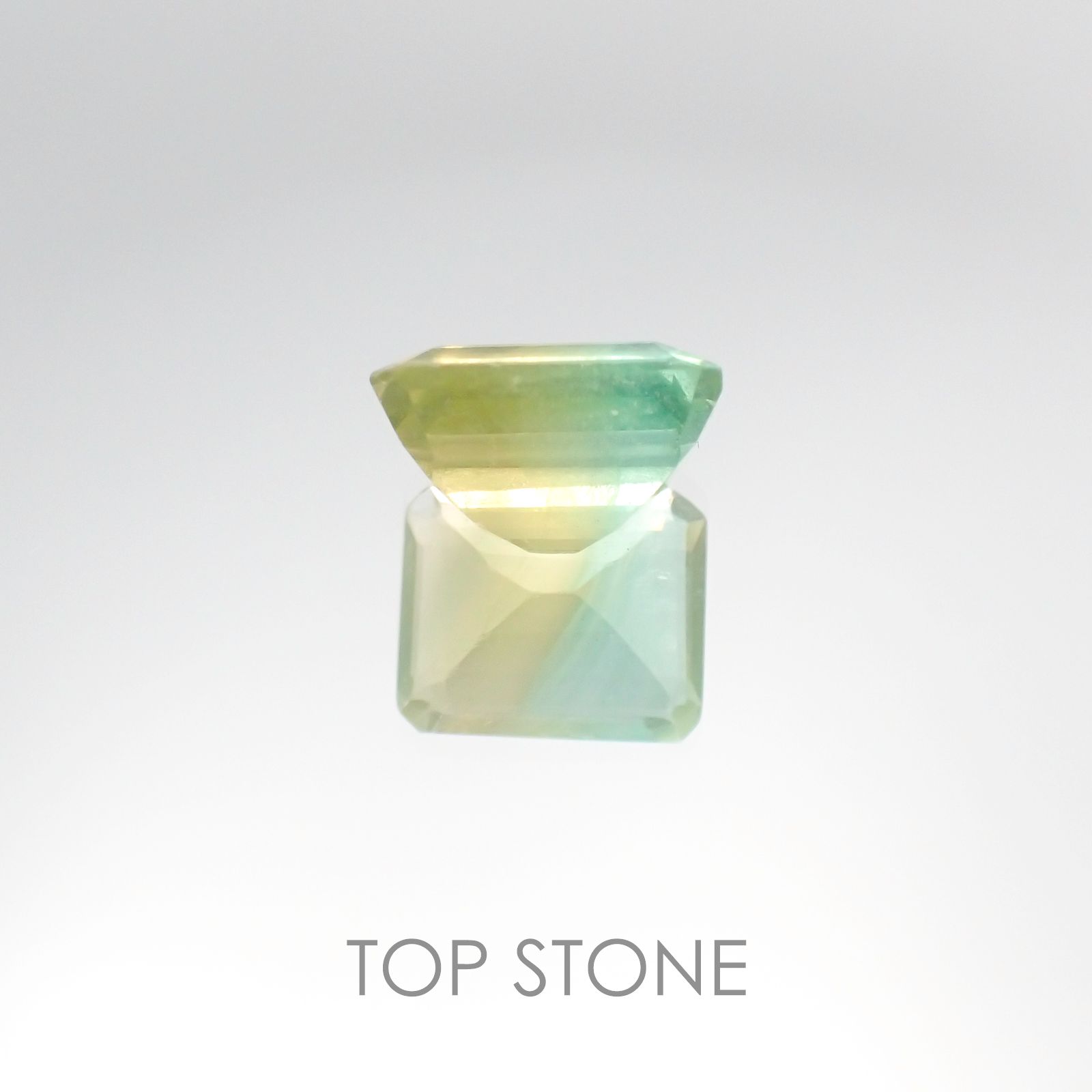 バイカラーフローライト ブラジル産 ルース 5.46ct[20106380]10.9×9mm前後