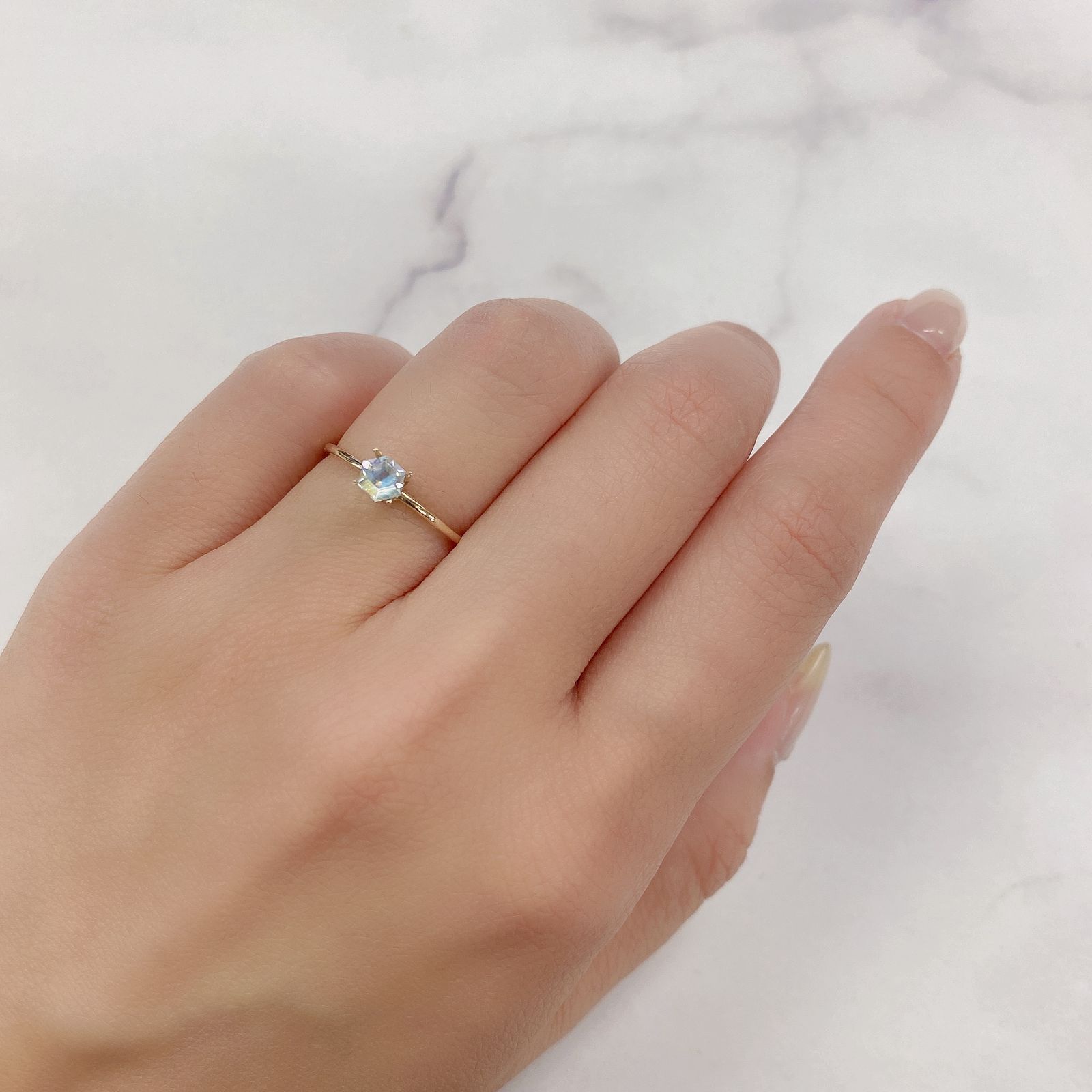 ◇ヘキサゴンカット◇レインボームーンストーン(宝石名ラブラドライト)マダガスカル産 0.28ct 識別済[211113737]4x4mm前後