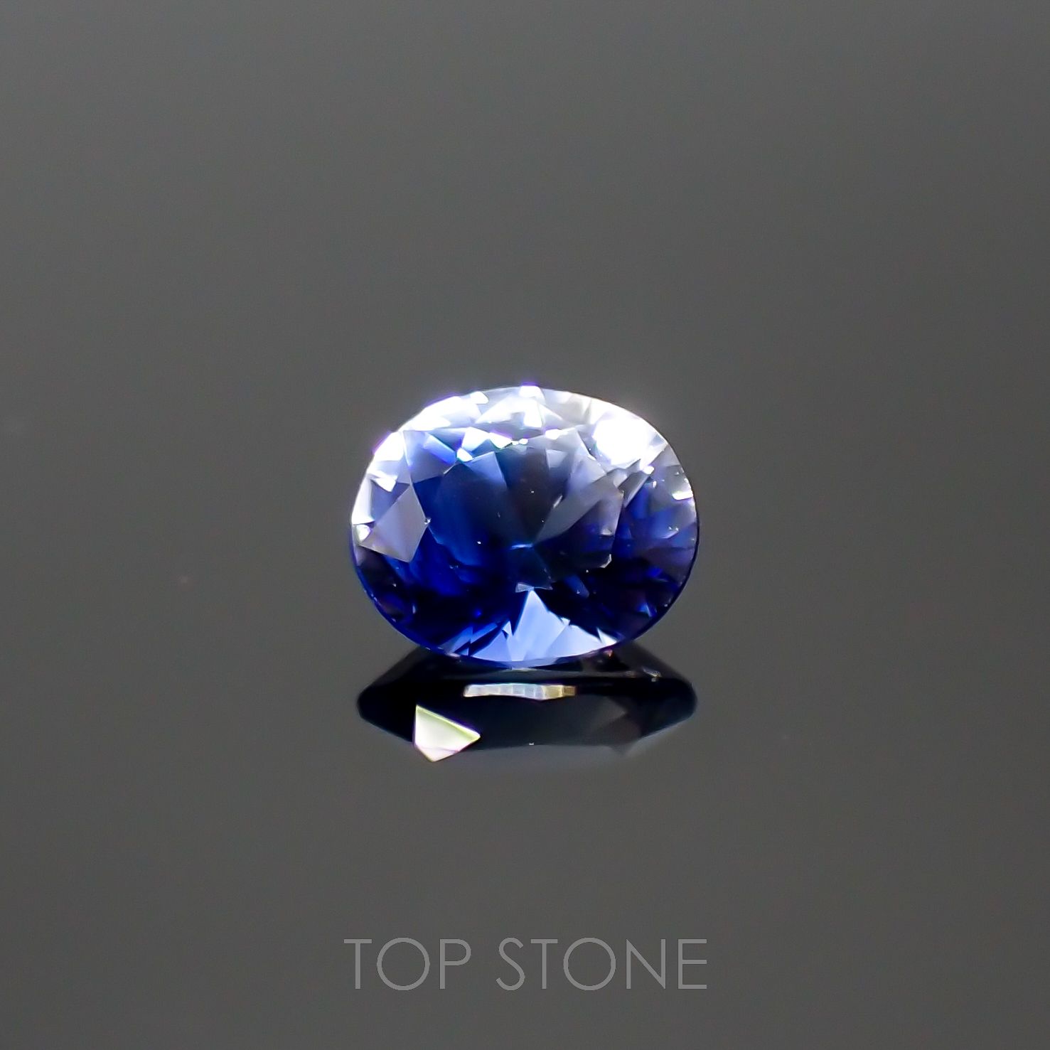 バイカラーサファイア(宝石名サファイア)スリランカ/マダガスカル産 0.60ct 識別済[220817430]5.6x4.6mm前後
