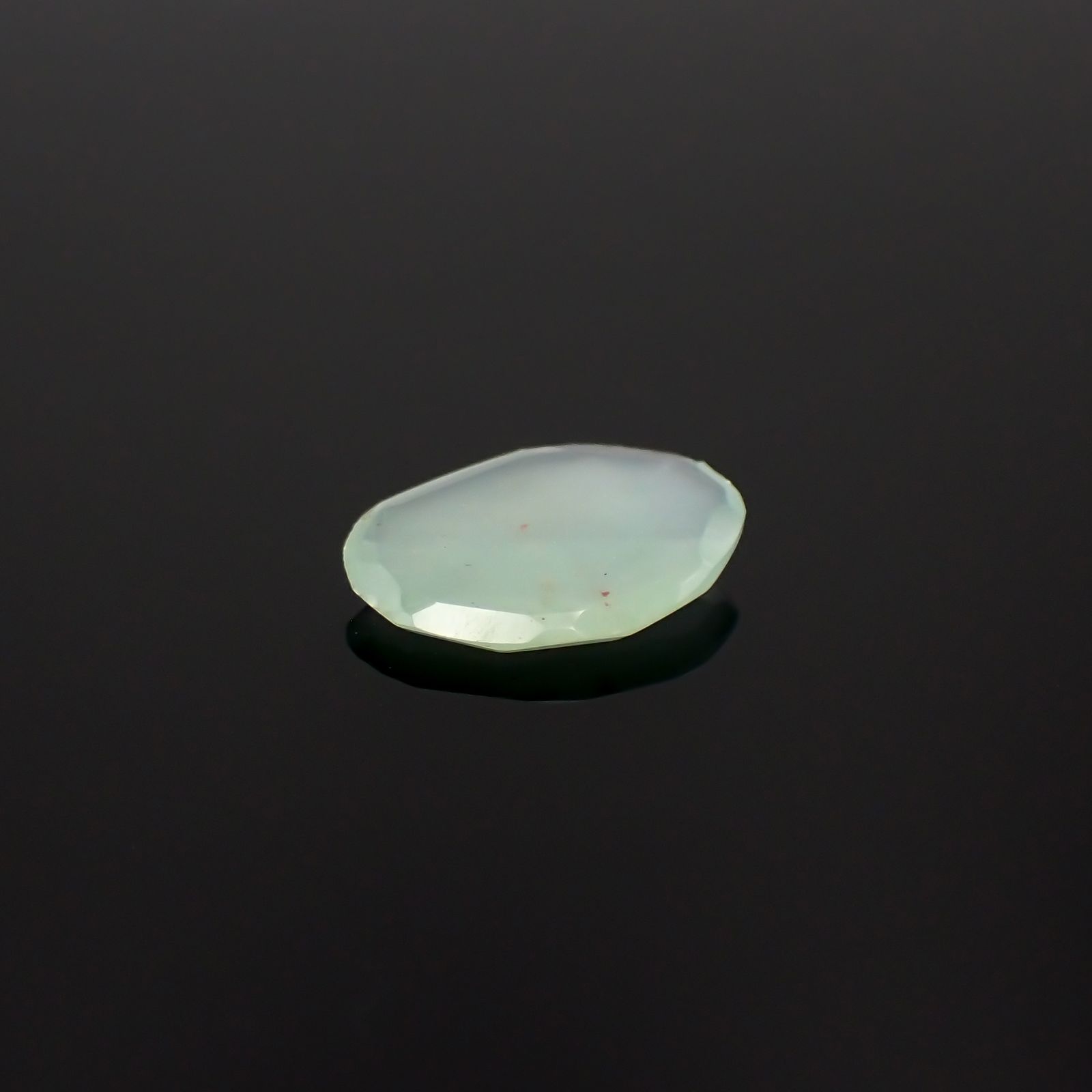 ◇フリーフォーム・ローズカット◇アクアプレーズ(宝石名ブルー グリーン・カルセドニー)南アフリカ産 1.85ct 識別済[231023970]12.9x9.5mm前後