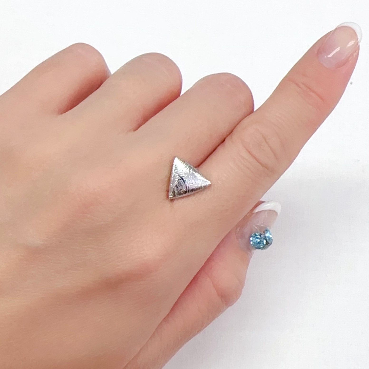 ムオニナルスタ隕石 発見地:スウェーデン 6.33ct[240125794]10.7x11mm前後