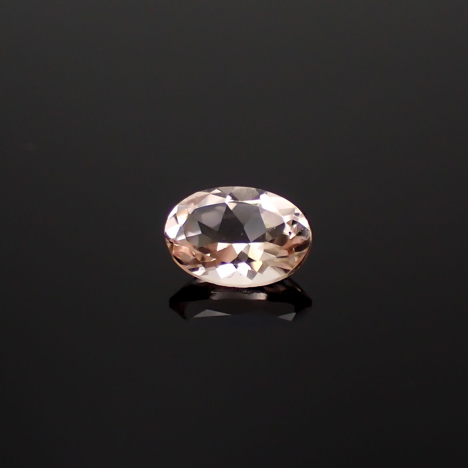 モルガナイト(宝石名モルガナイト)ナイジェリア産 0.73ct 識別済[230321164]7.2x4.9mm前後
