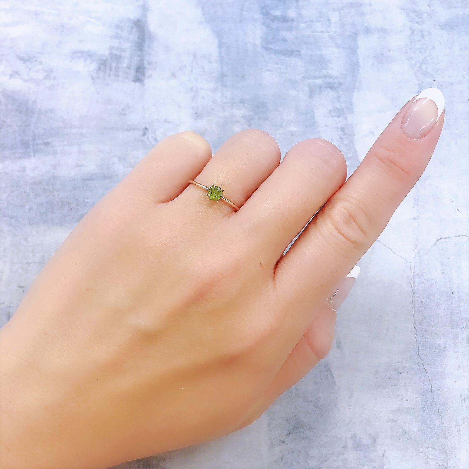 デマントイドガーネット(宝石名デマントイド・ガーネット)ロシア産 0.34ct 識別済[221219468]4.3x4.3mm前後