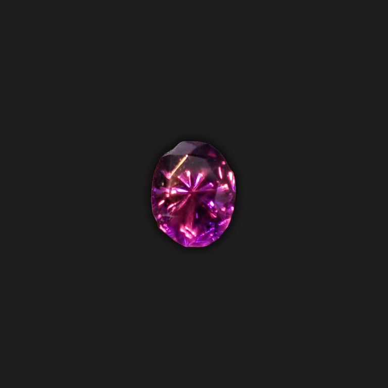 電球色(ライト)の照射で変色