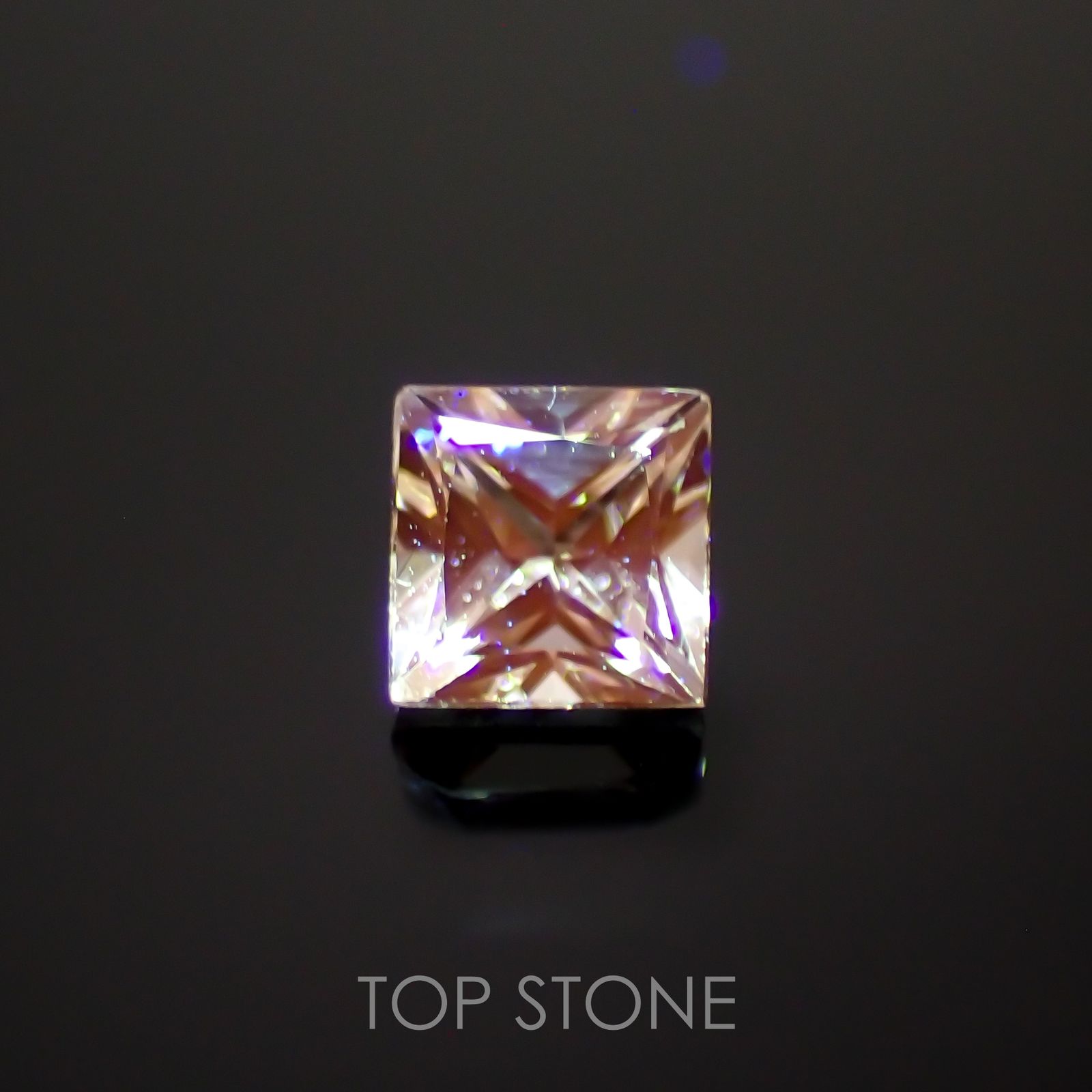 ◇プリンセスカット◇リューコガーネット(宝石名ホワイト グロッシュラー・ガーネット)ビルマ産 0.24ct 識別済[220115442]3.3x3.2mm前後