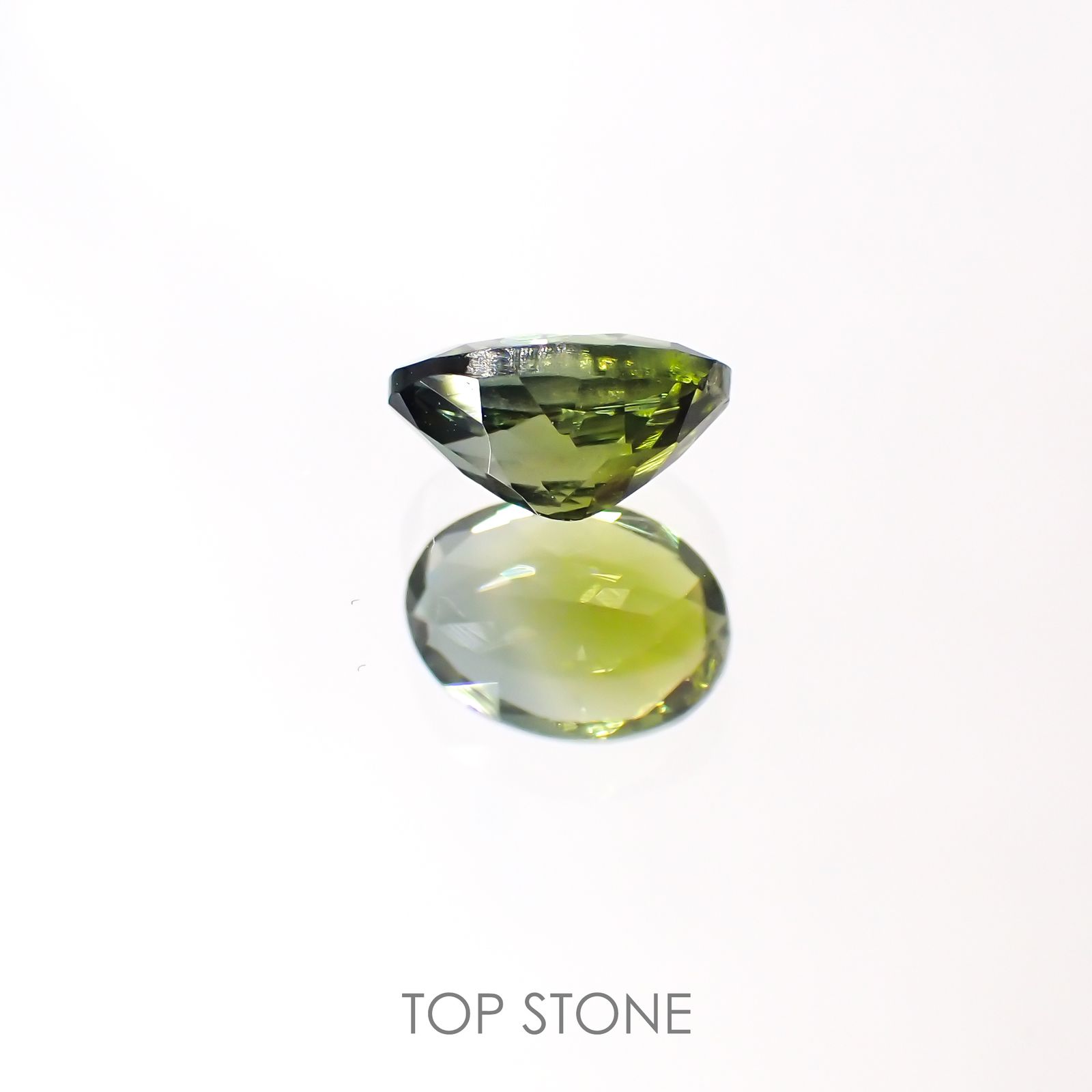 バイカラートルマリン(宝石名トルマリン) ブラジル/アフリカ産 0.89ct 識別済[211013564]7.2×5.2mm前後