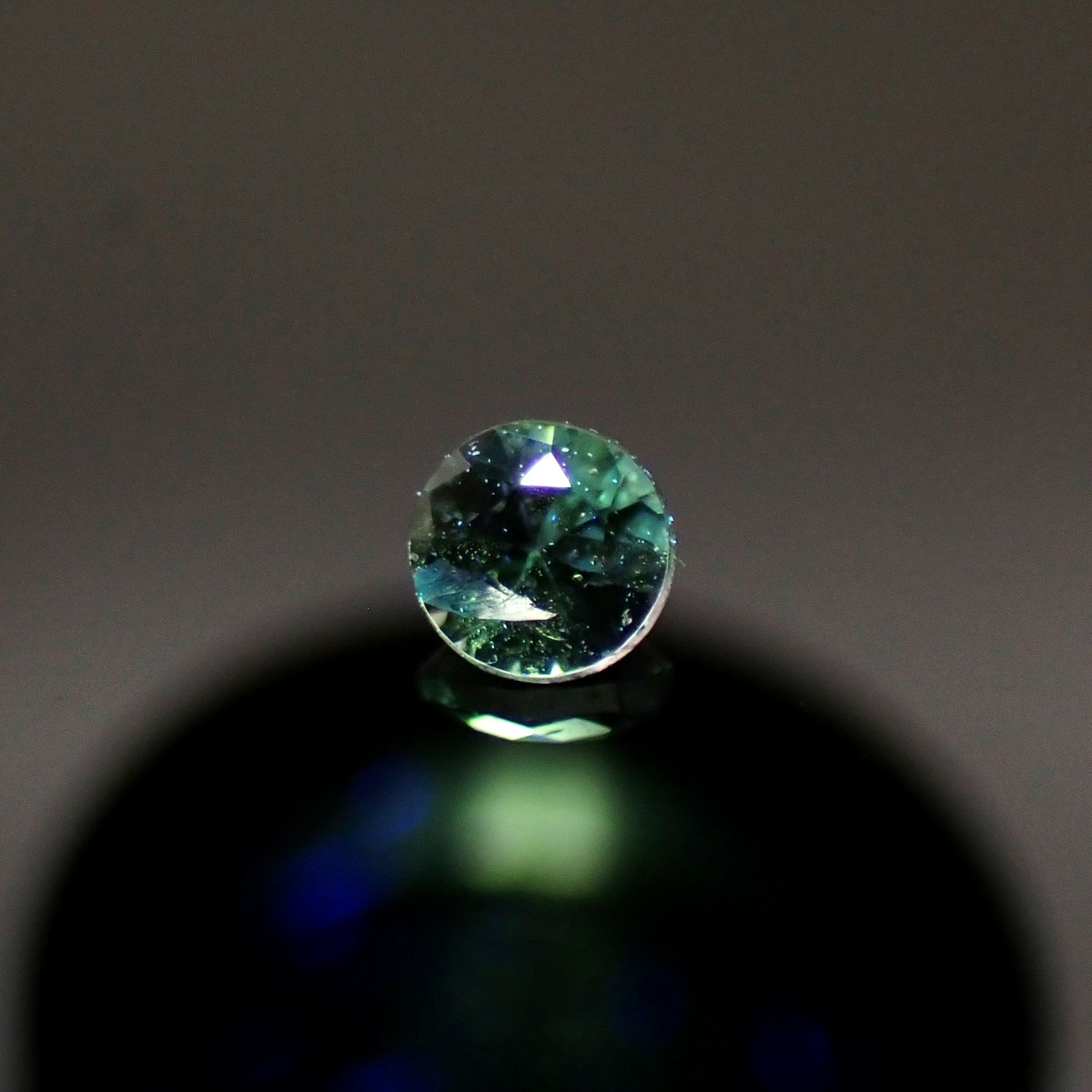 ブルーコーネルピン タンザニア産 0.060ct[240225898]2.3x2.3mm前後