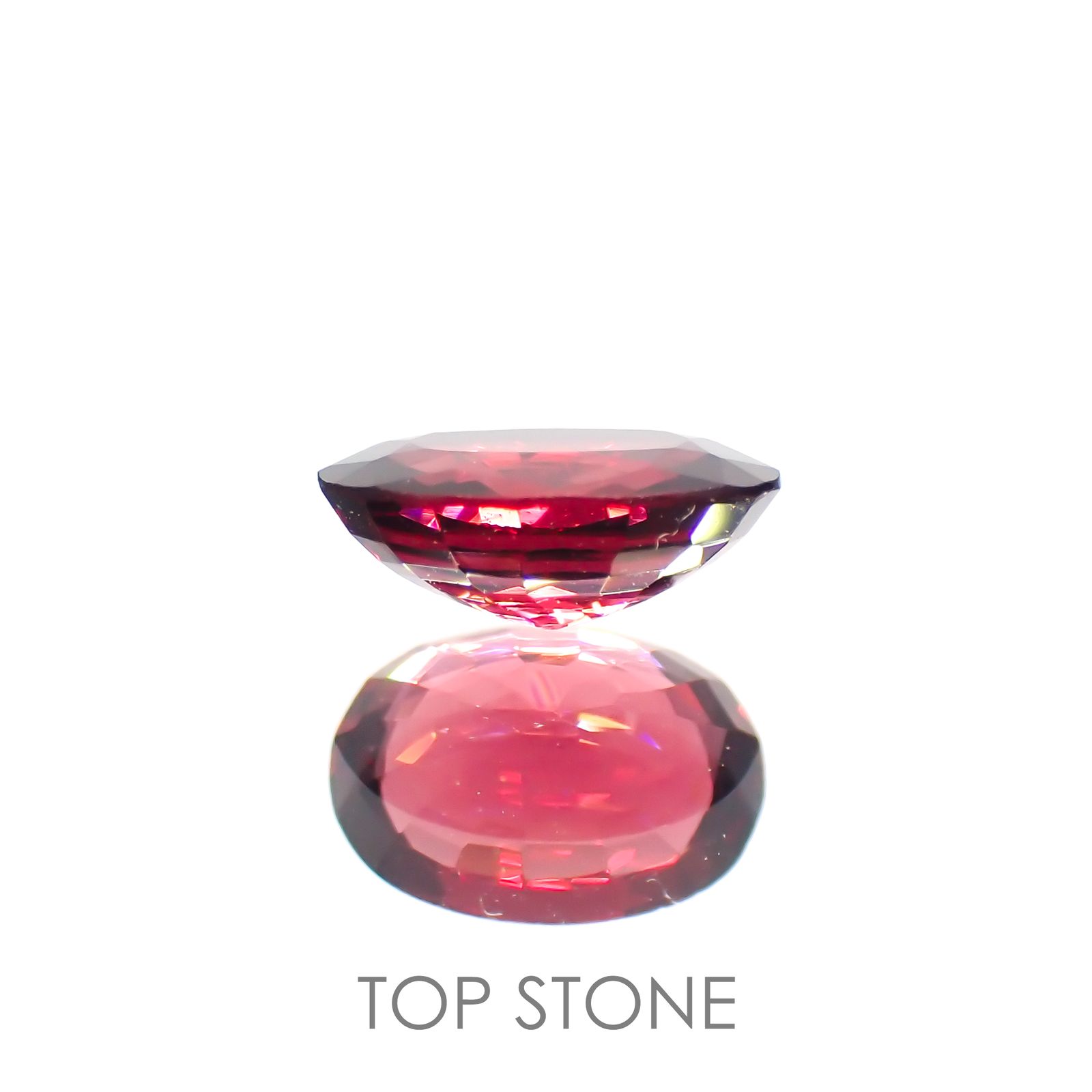 レッドスピネル(宝石名レッド・スピネル)タンザニア産 0.885ct ソ付(彩珠)[220817243]7.2x5.2mm前後