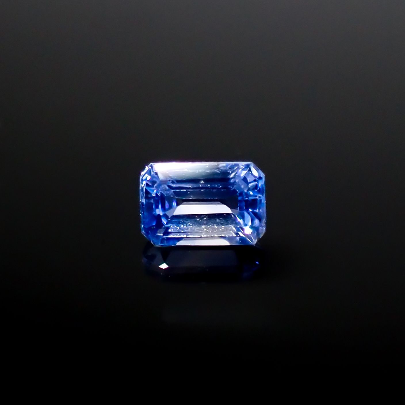 アイスブルーサファイア スリランカ産 0.35ct [241229590]4.5x3mm前後