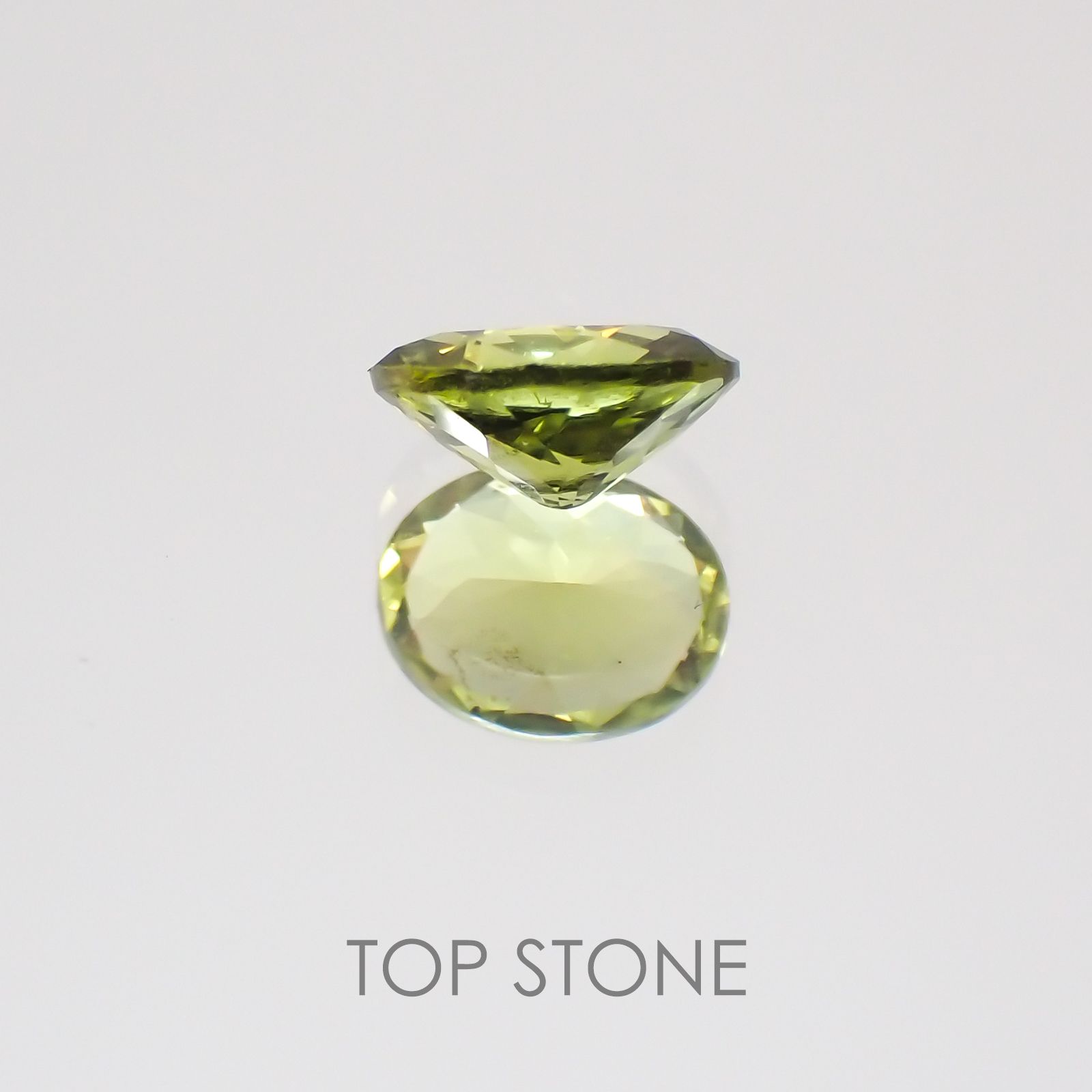 ライムサファイア非加熱(宝石名サファイア) タンザニア産 0.37ct 識別済[21018920]4.8×3.8mm前後