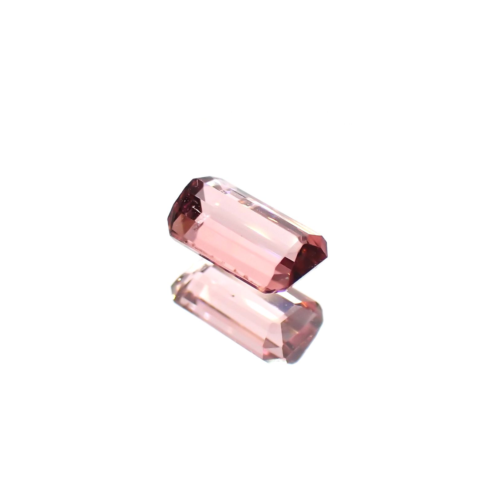 ローズピンクトルマリン(宝石名ピンク・トルマリン)ブラジル/アフリカ産 0.67ct 識別済[220114863]6.6x4mm前後