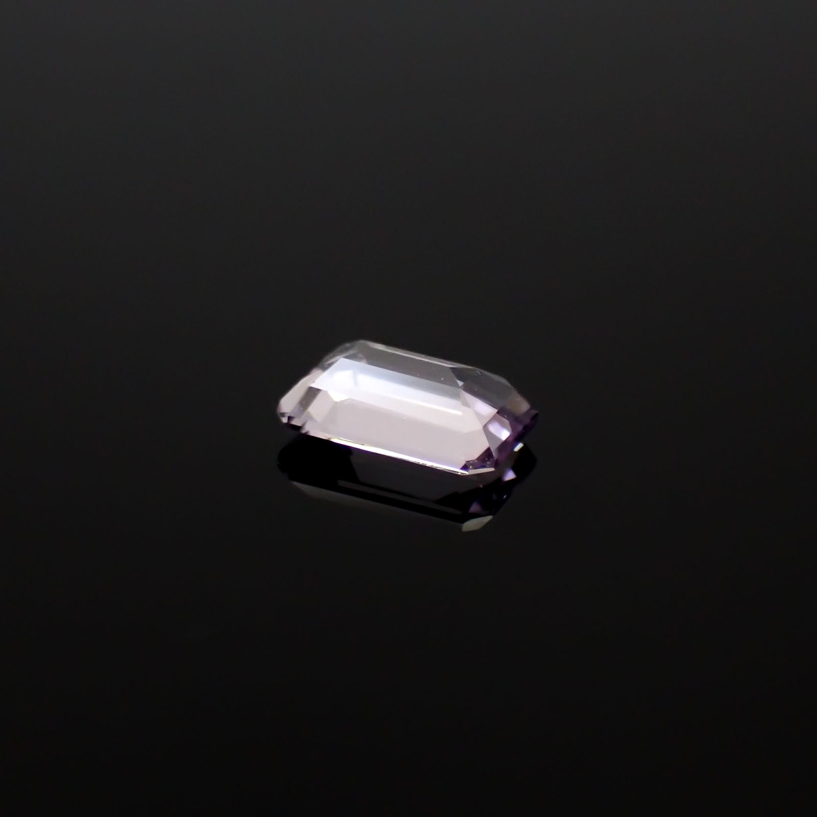 マリアライト フルオレッセンス(宝石名スキャポライト)スリランカ産 0.54ct 識別済[250330047]6.5x4.2mm前後