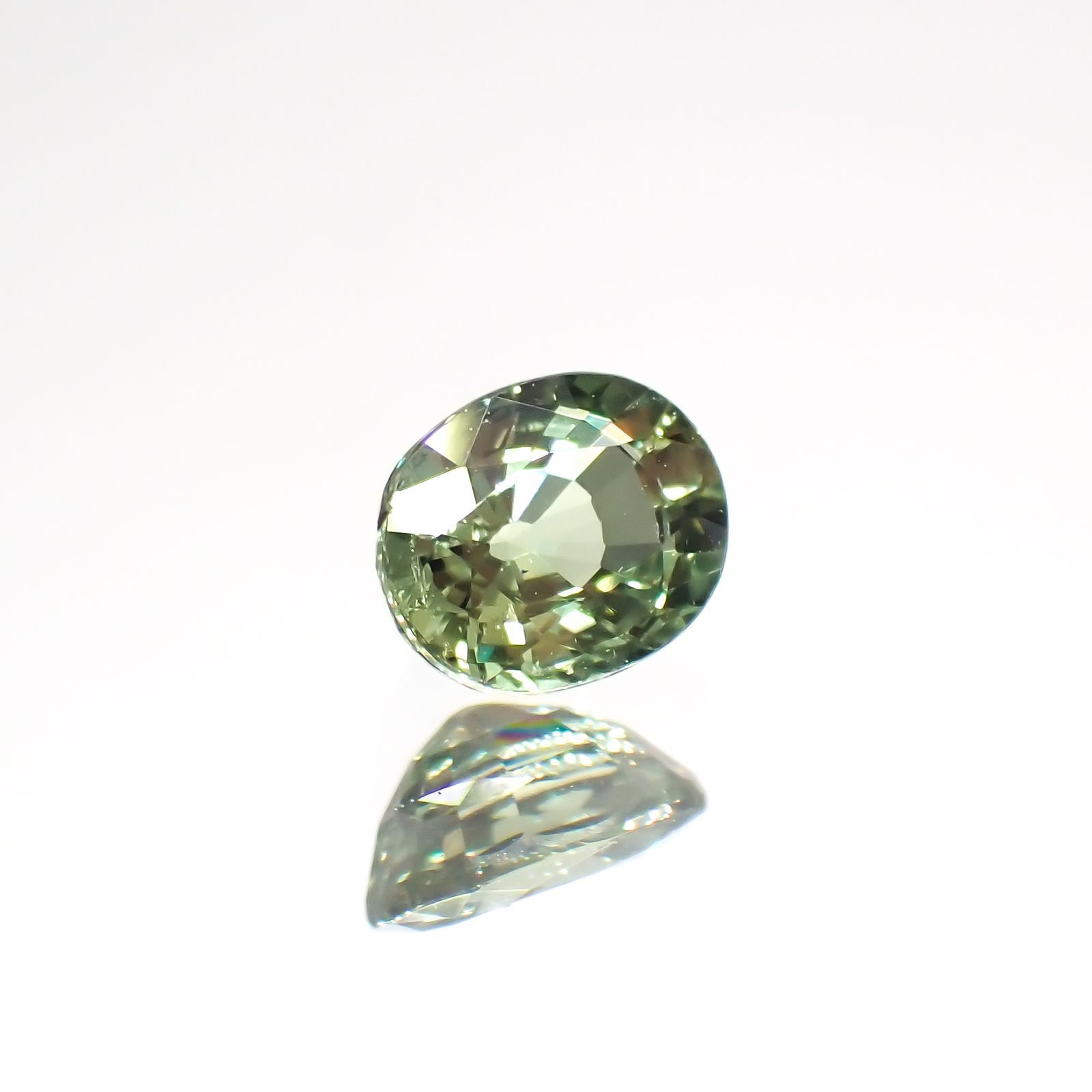 グリーンクリソベリル(宝石名クリソベリル)スリランカ/マダガスカル産 0.33ct 識別済[220114476]4.5x3.4mm前後