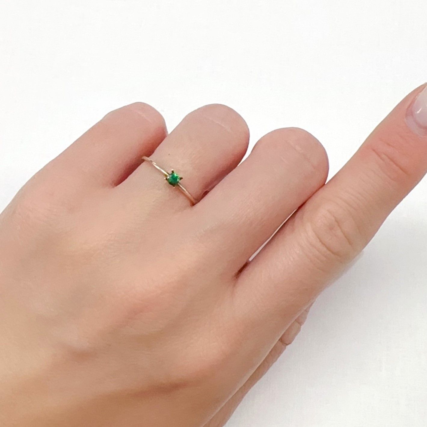 ツァボライト(宝石名グリーン グロッシュラー・ガーネット)タンザニア産 0.11ct 識別済[240226088]2.9x2.9mm前後