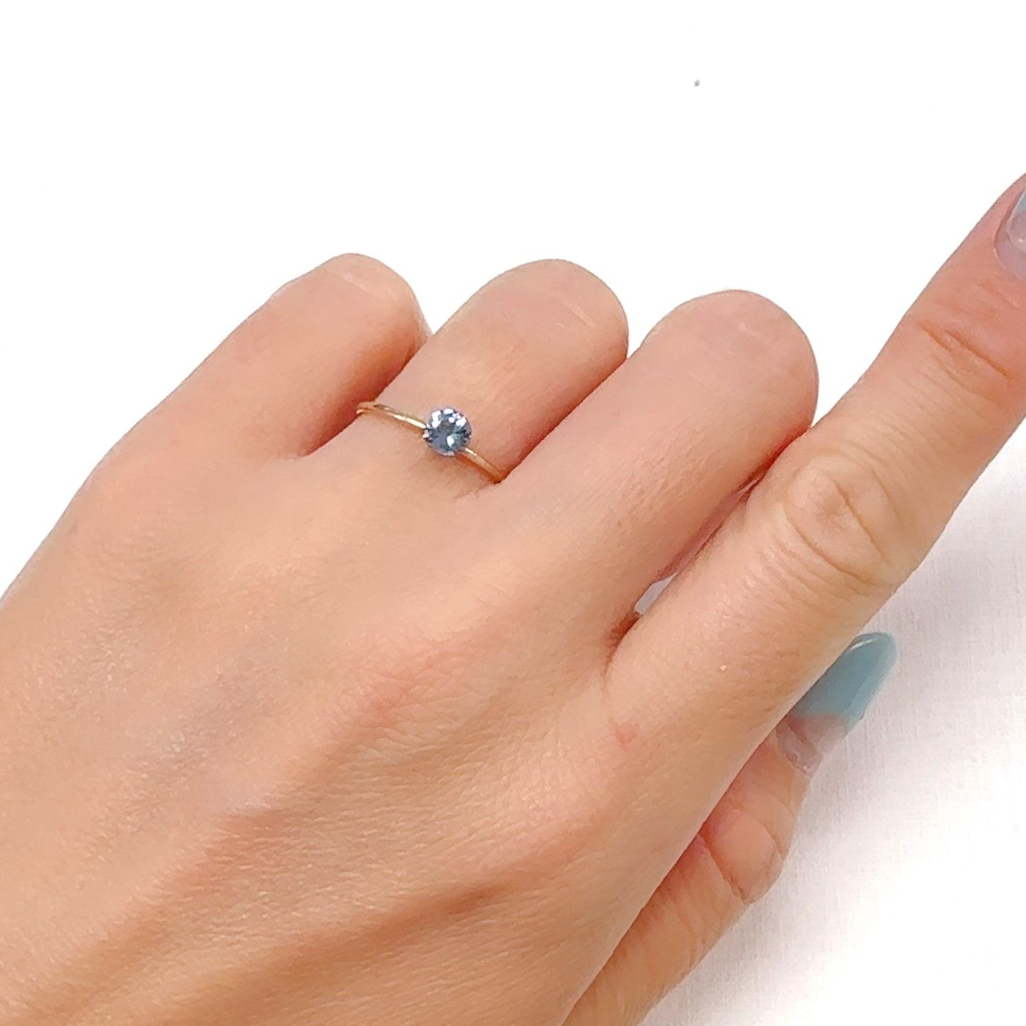 バイカラータンザナイト(宝石名ゾイサイト)タンザニア産 0.37ct 識別済[240828603]4.5x4.5mm前後