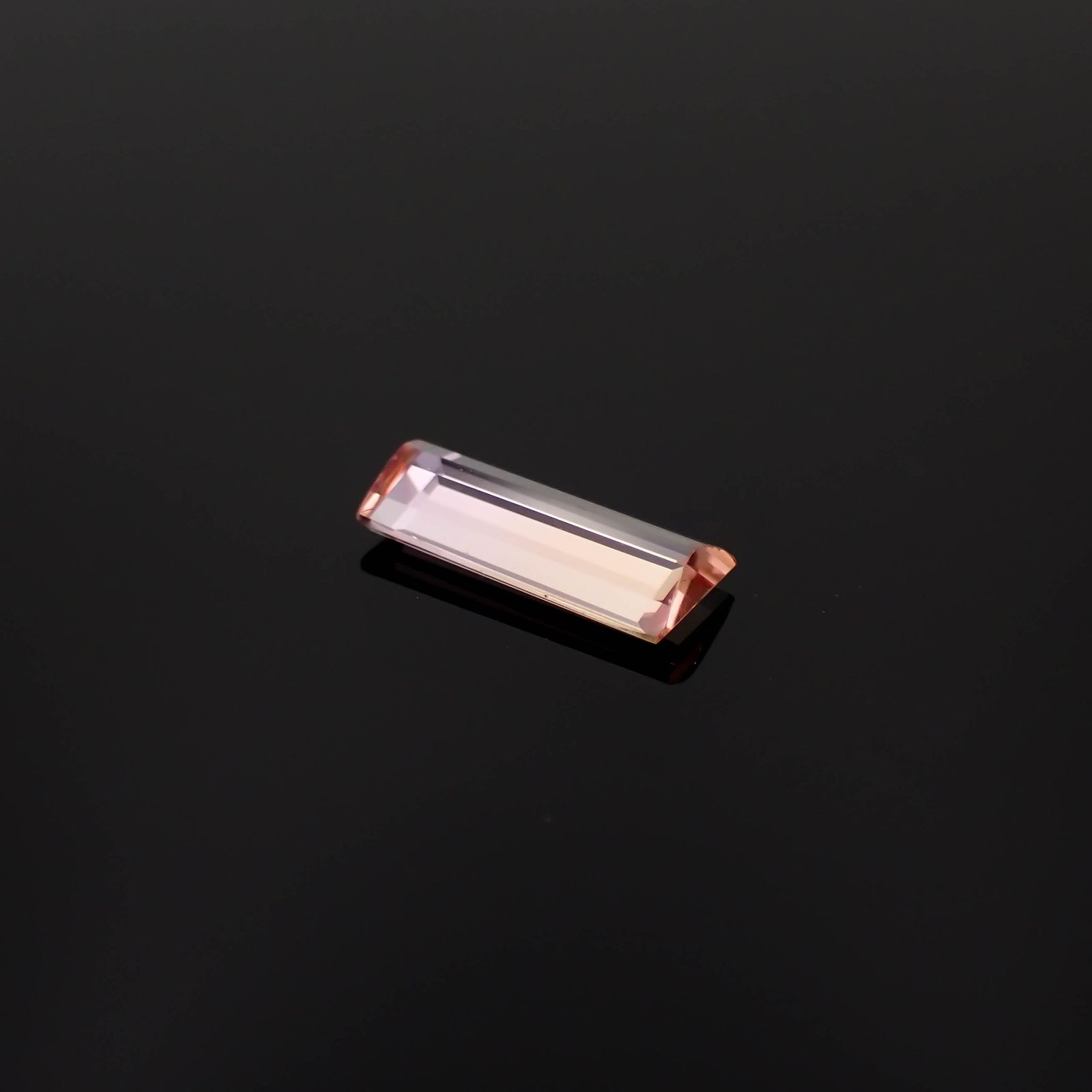 バイカラートパーズ ブラジル産 1.74ct[230521918]11.8x4.9mm前後