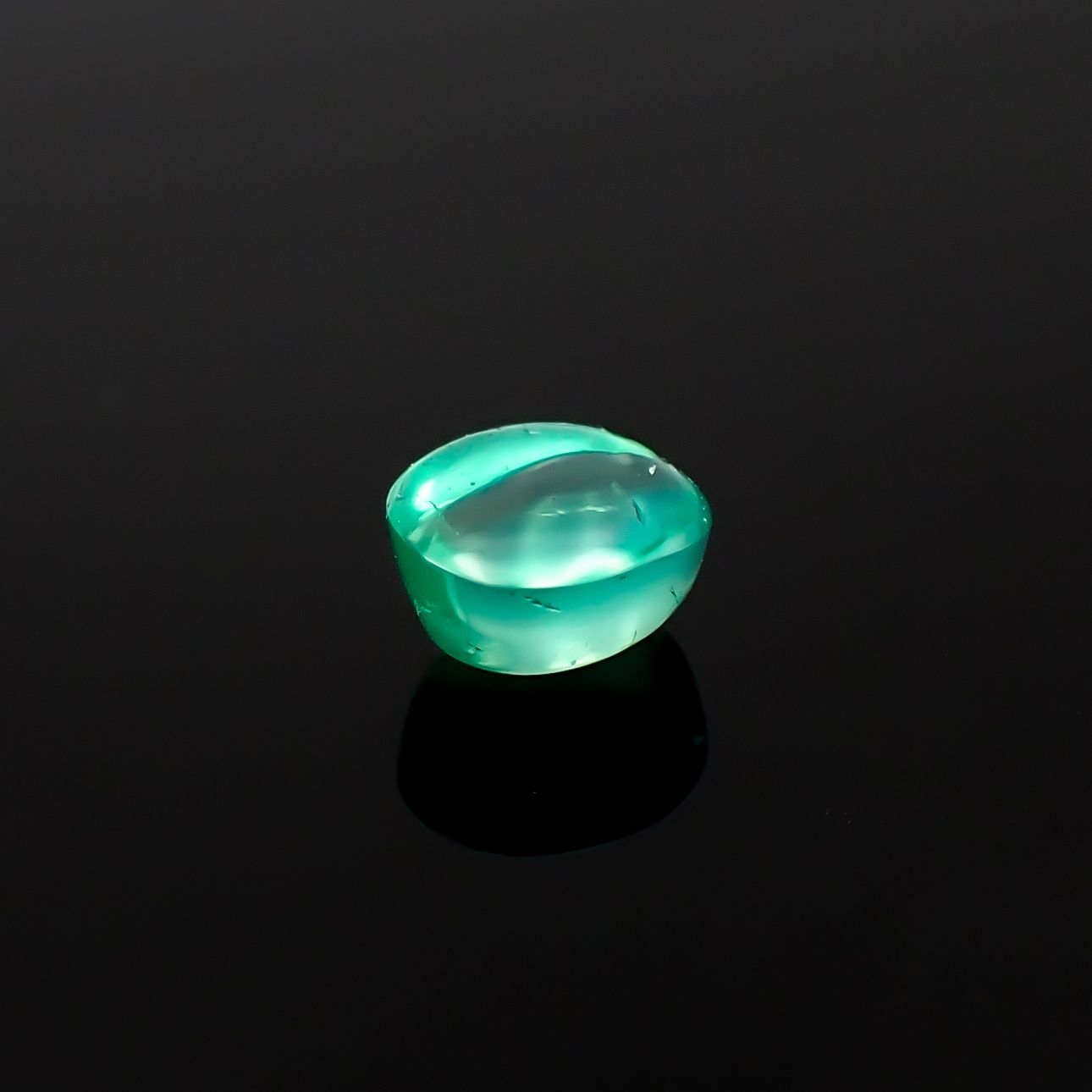 エメラルドキャッツアイ コロンビア産 0.37ct [241229552]4.5x3.9mm前後
