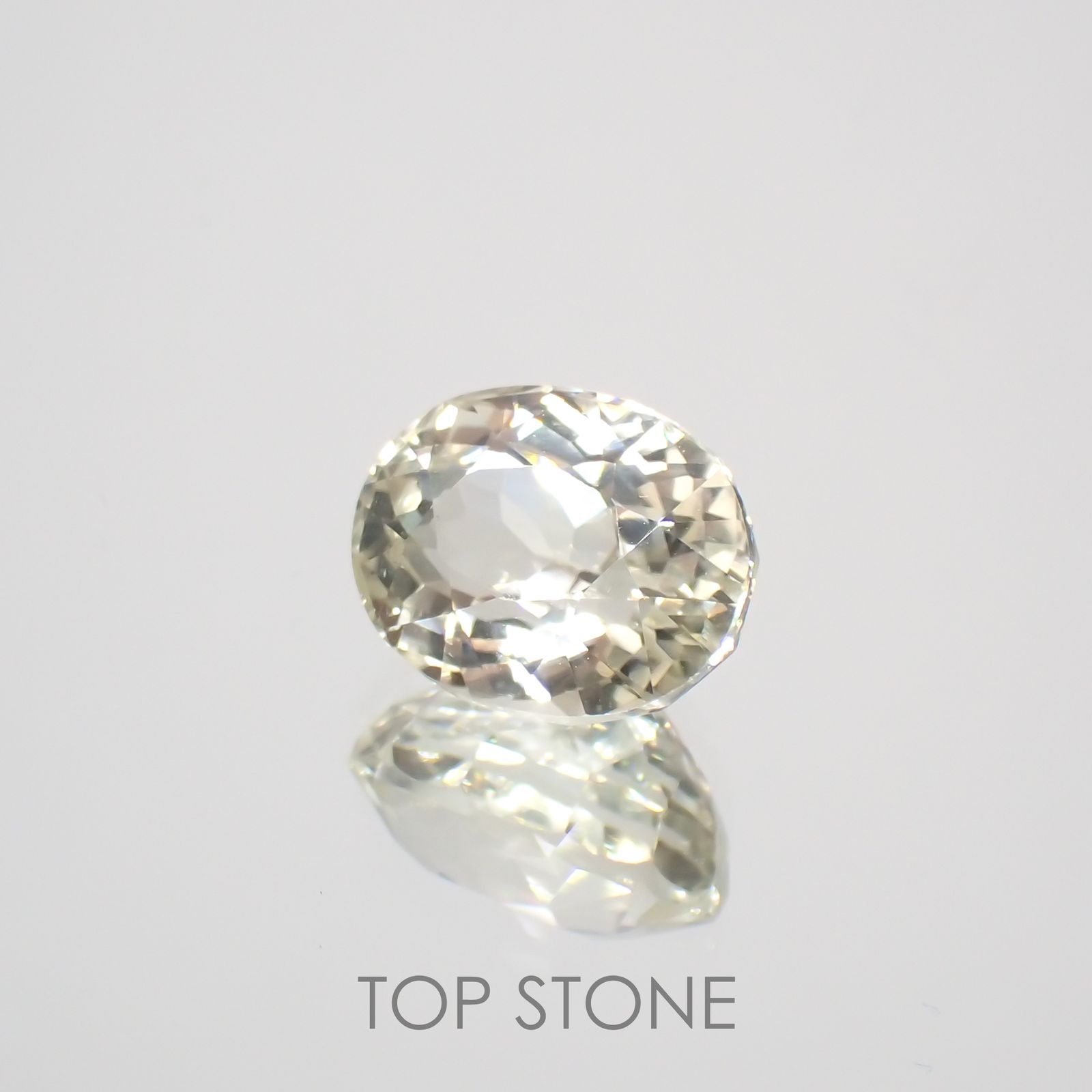 スポジュミン(宝石名スポジュミン)アフガニスタン産 4.47ct 識別済[211113707]10.8x8.4mm前後